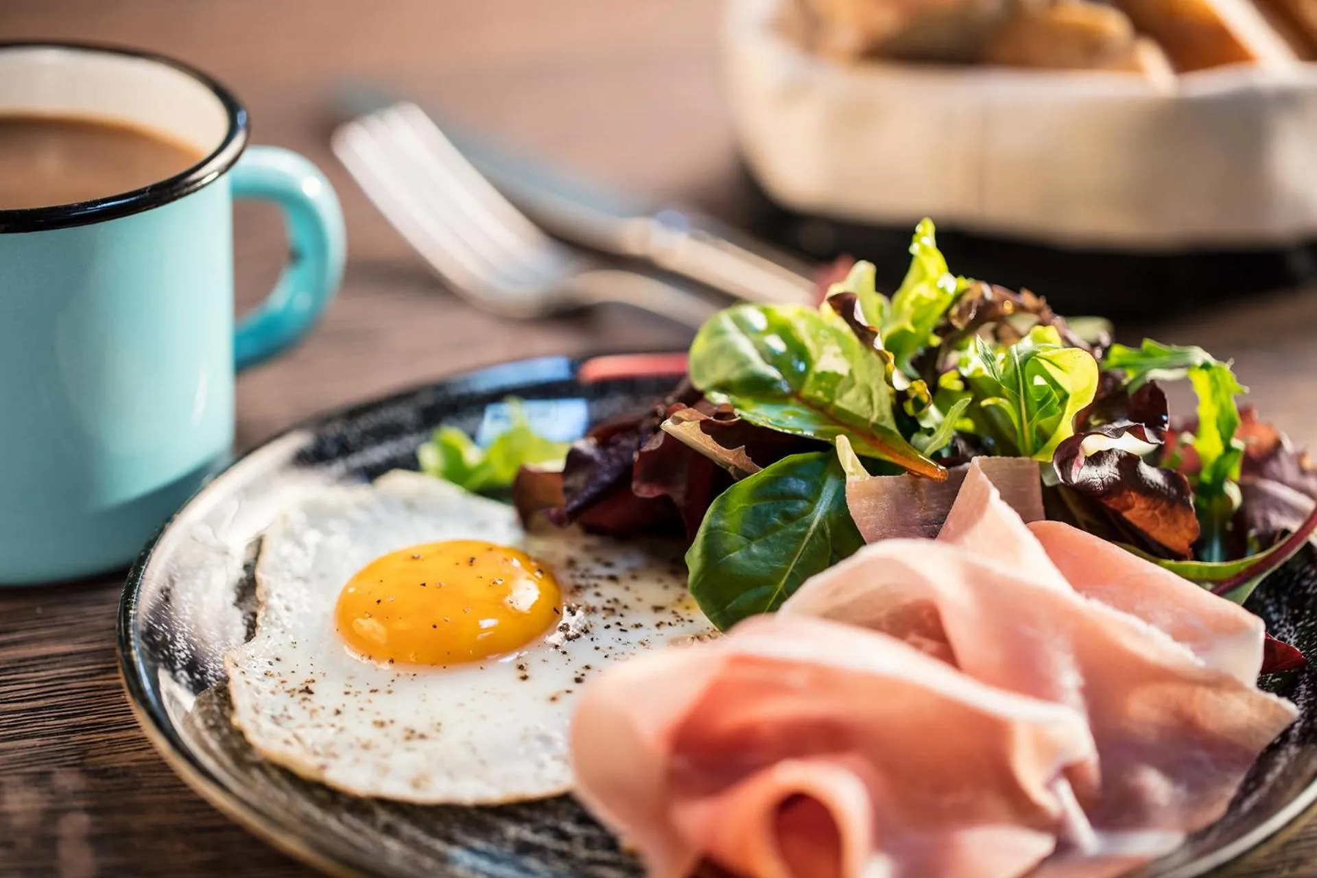 Breakfast in Urban Creme