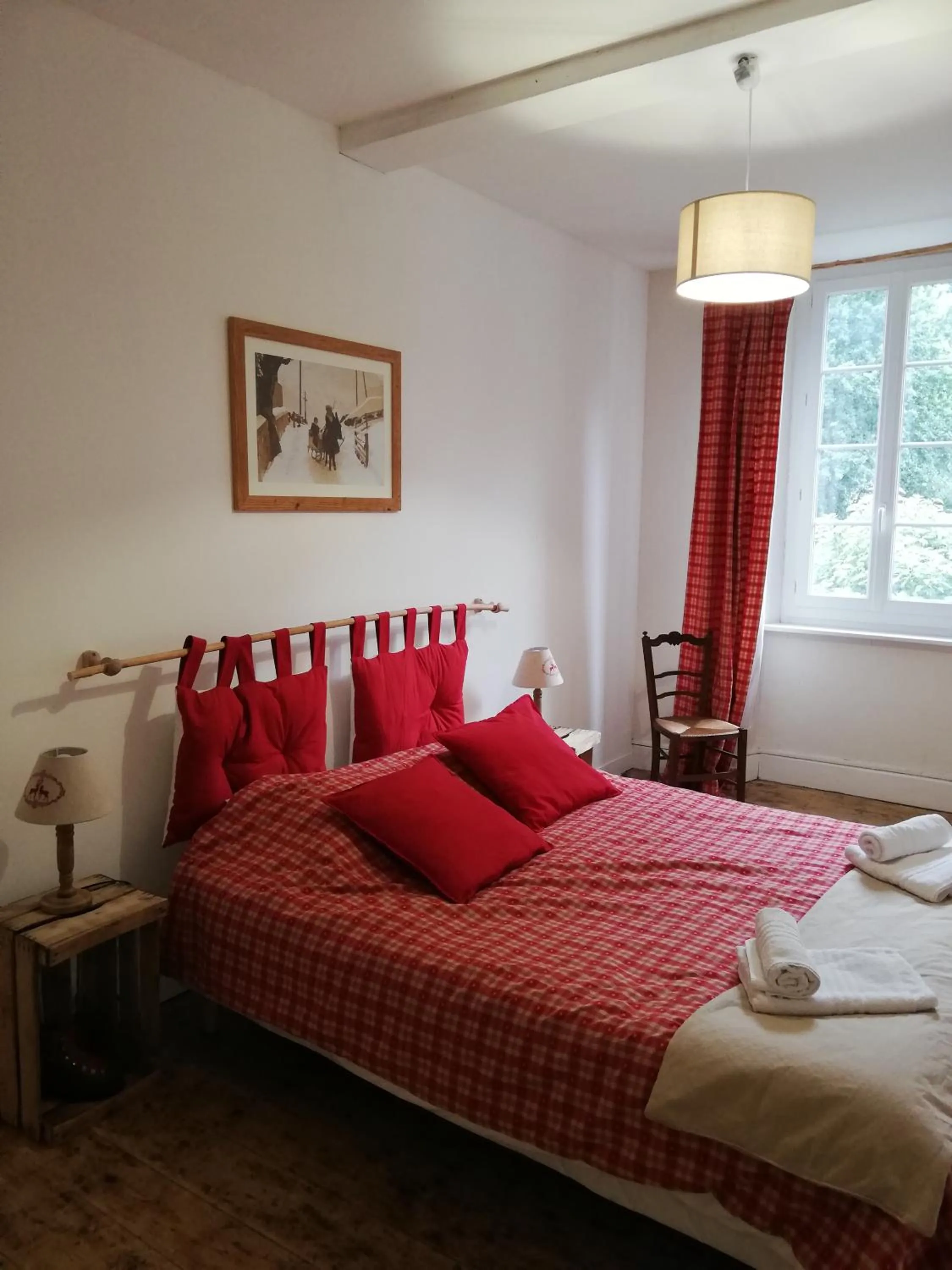 Bedroom, Bed in Le domaine des 3 marmottes Chambres d' hôtes