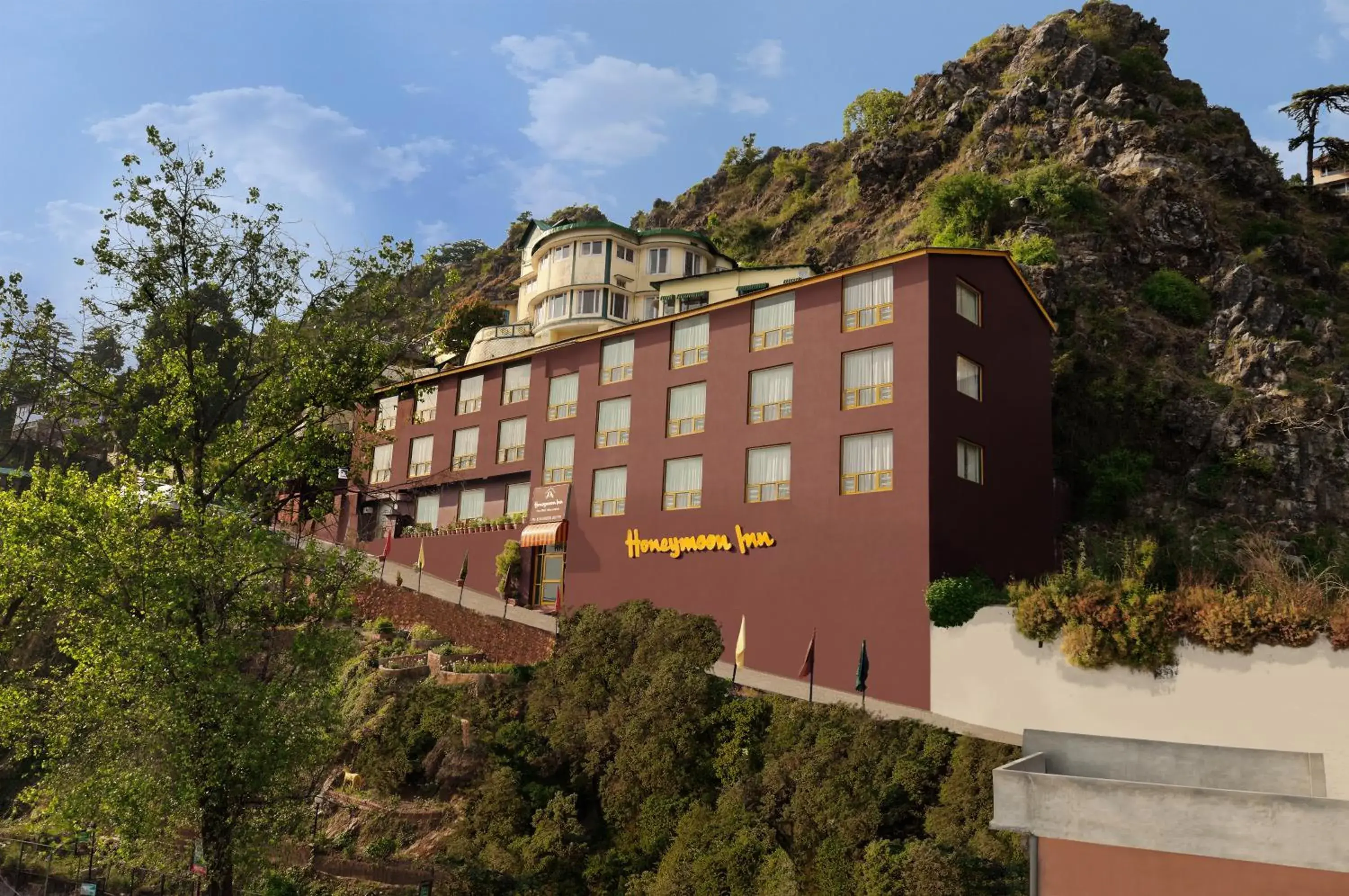 Facade/entrance in Honeymoon Inn Mussoorie Facade/entrance in Honeymoon Inn Mussoorie