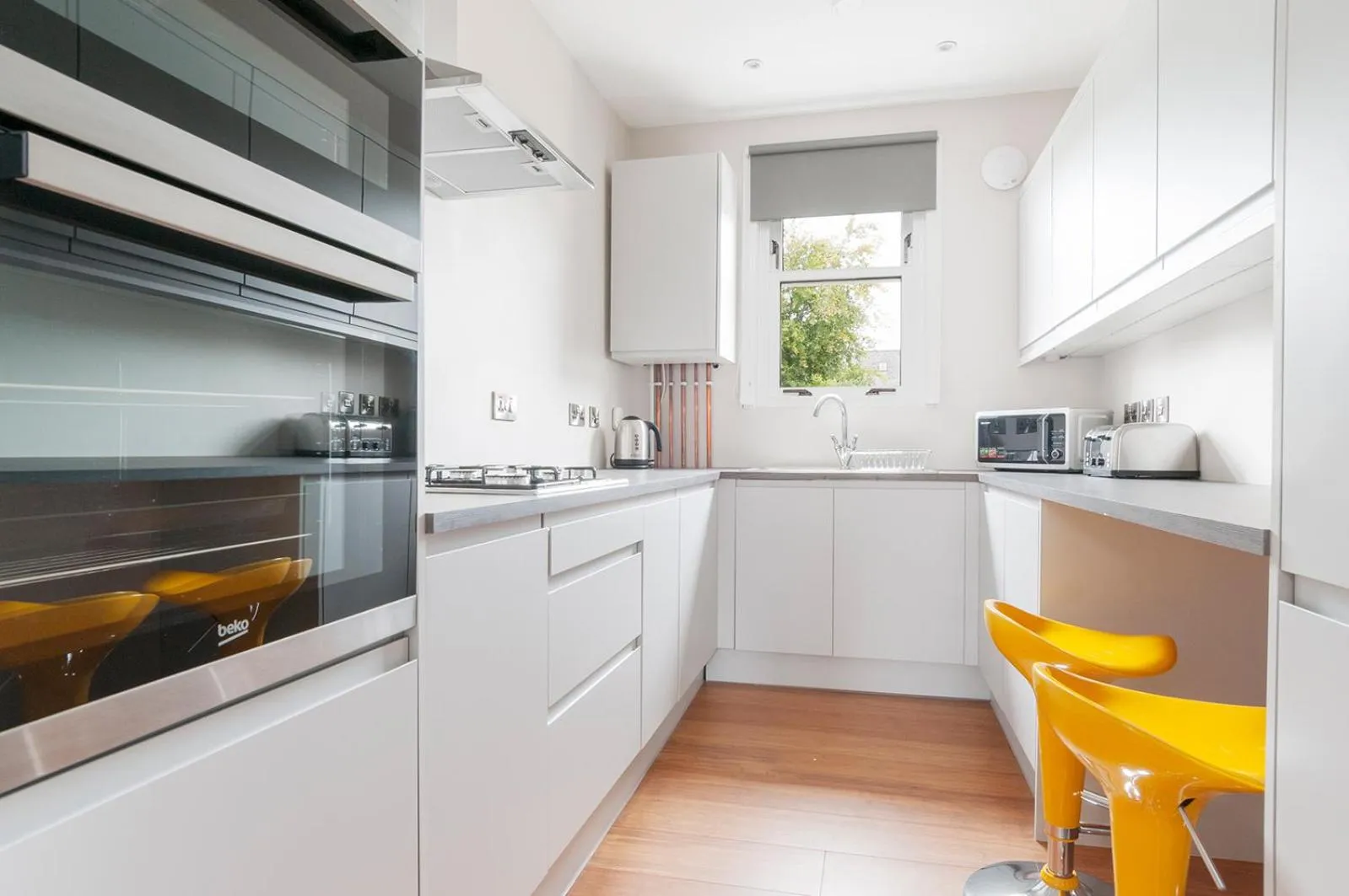 Kitchen or kitchenette in Dalkeith Three Bed Two Bath Apartment
