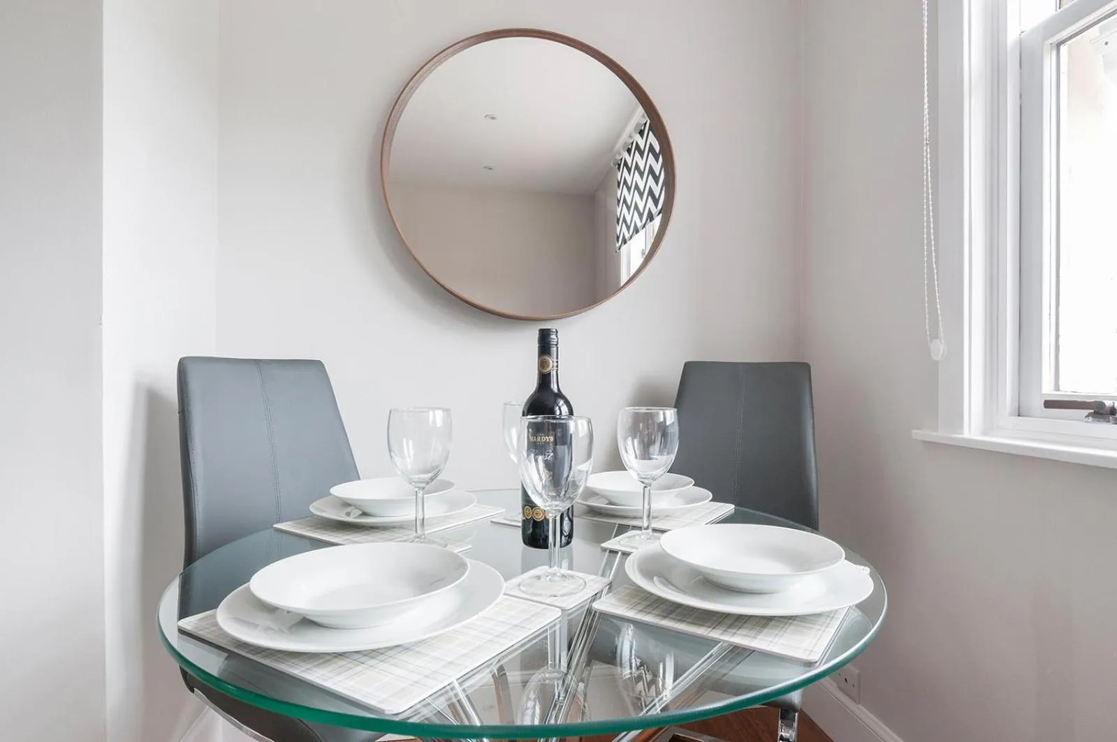 Dining area in Dalkeith Three Bed Two Bath Apartment