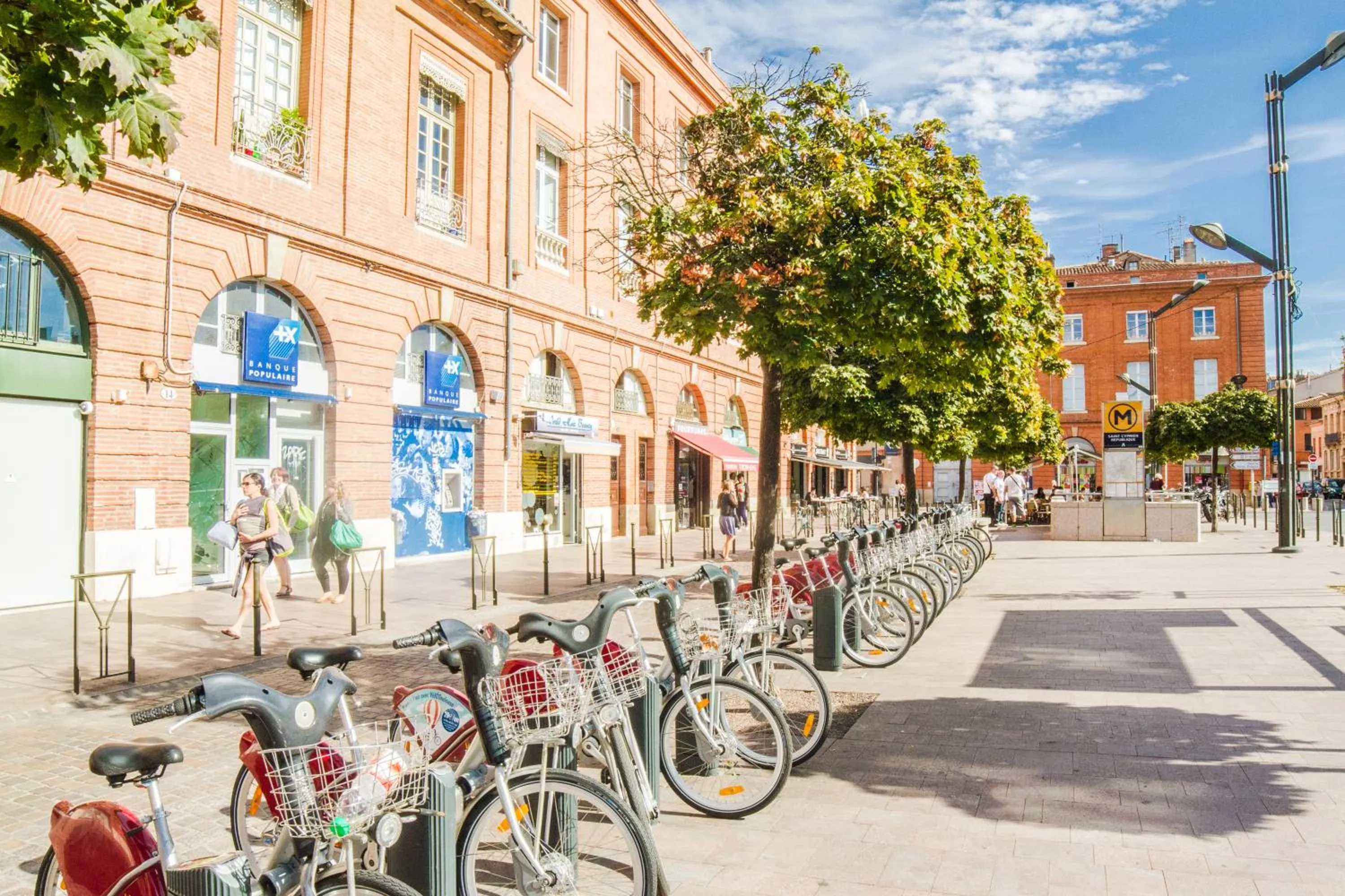 Area and facilities in City Rosa