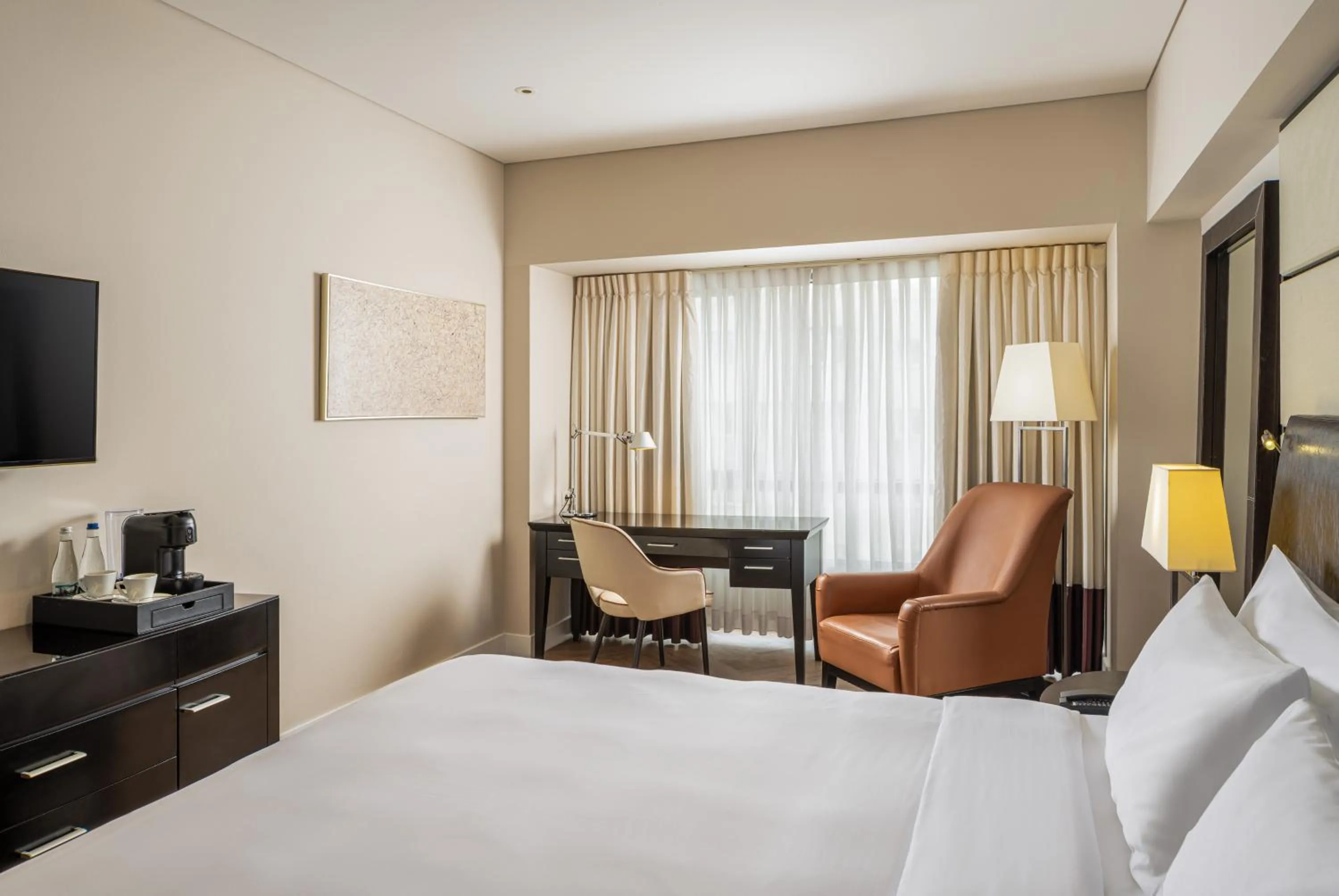 View (from property/room), Bed in Radisson Blu Hotel Bucharest