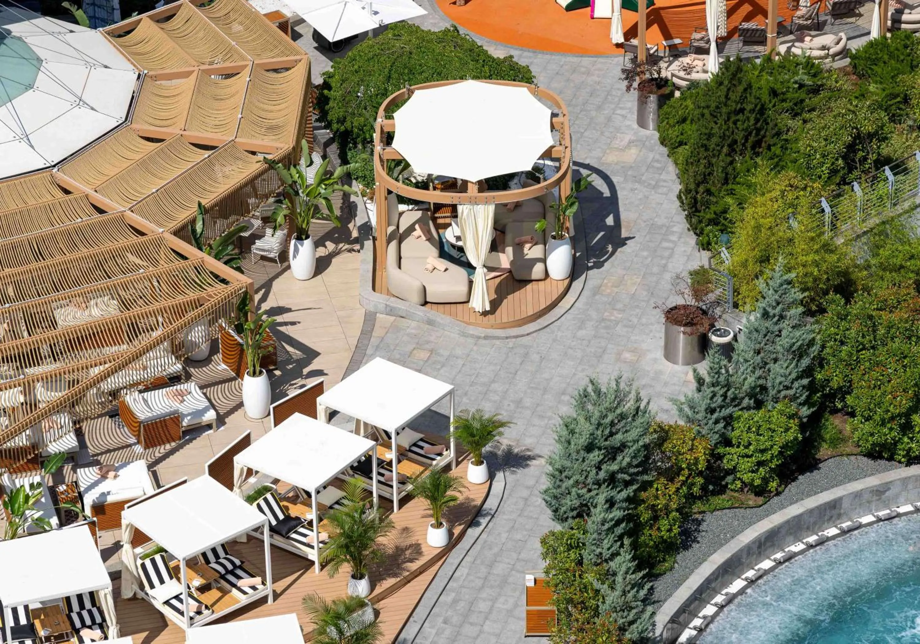 Pool view in Radisson Blu Hotel Bucharest