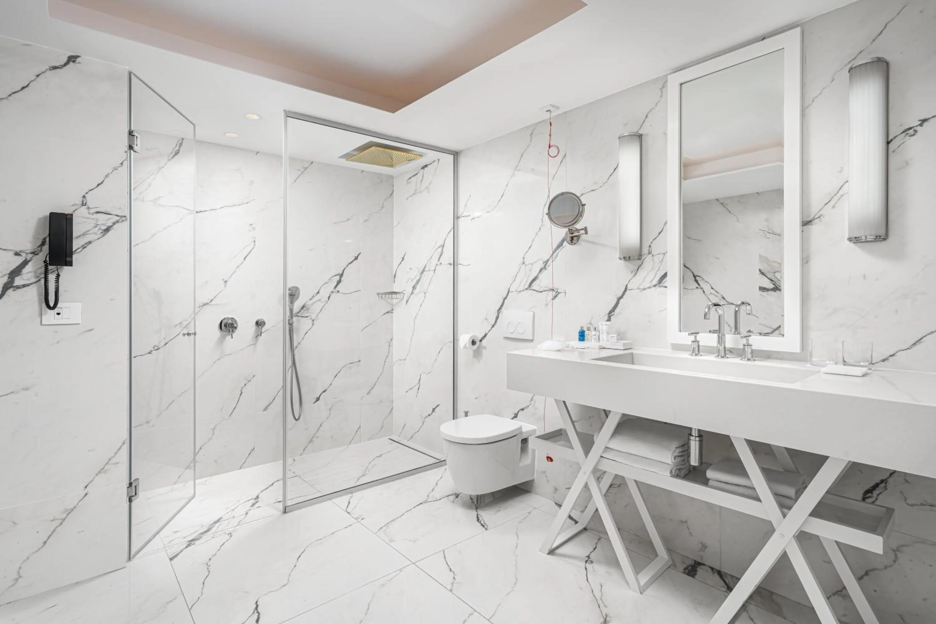 Bathroom in Radisson Blu Hotel Bucharest