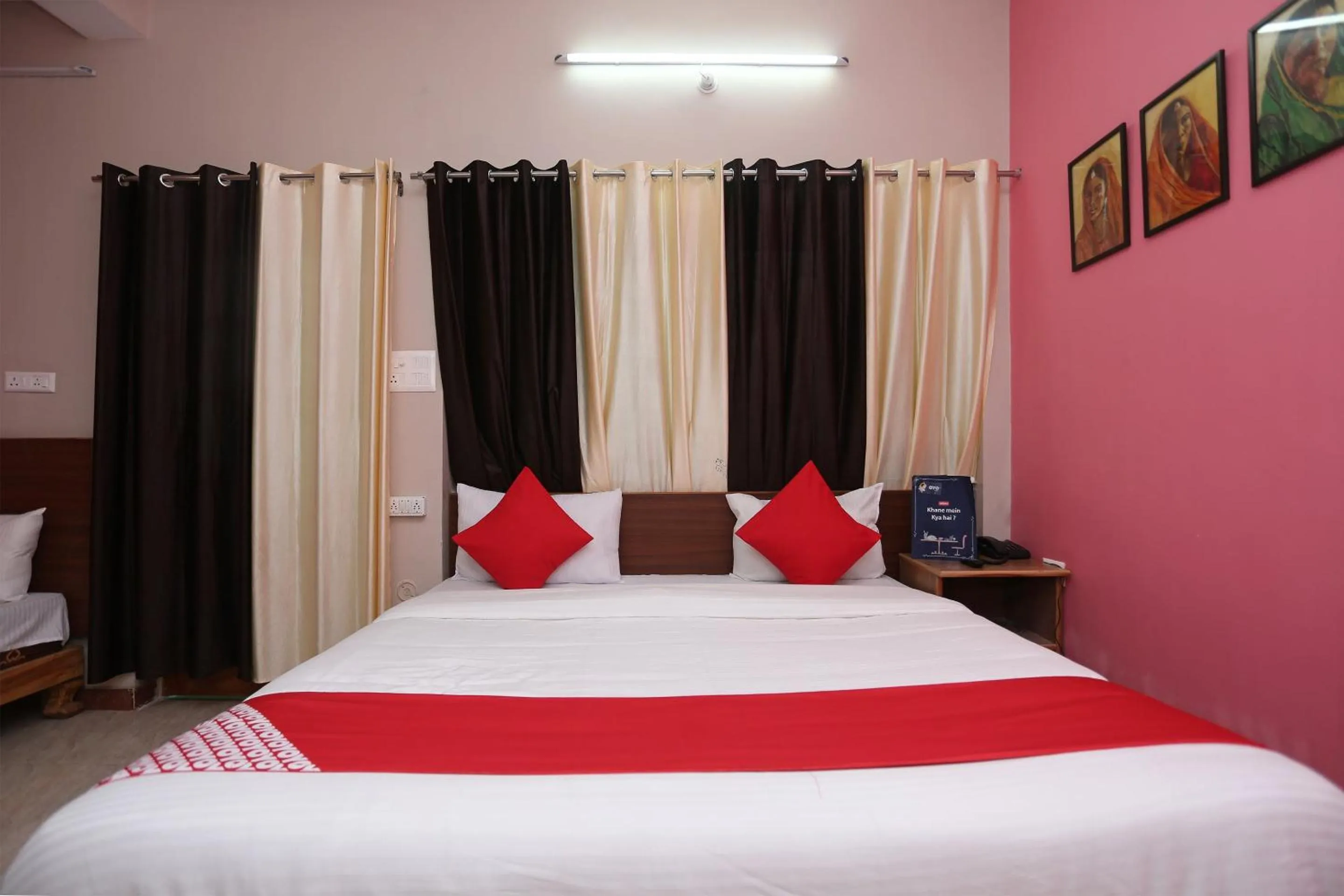 Bedroom, Bed in Super Collection-O Sara Grand Near Ram Manohar Lohia hospital