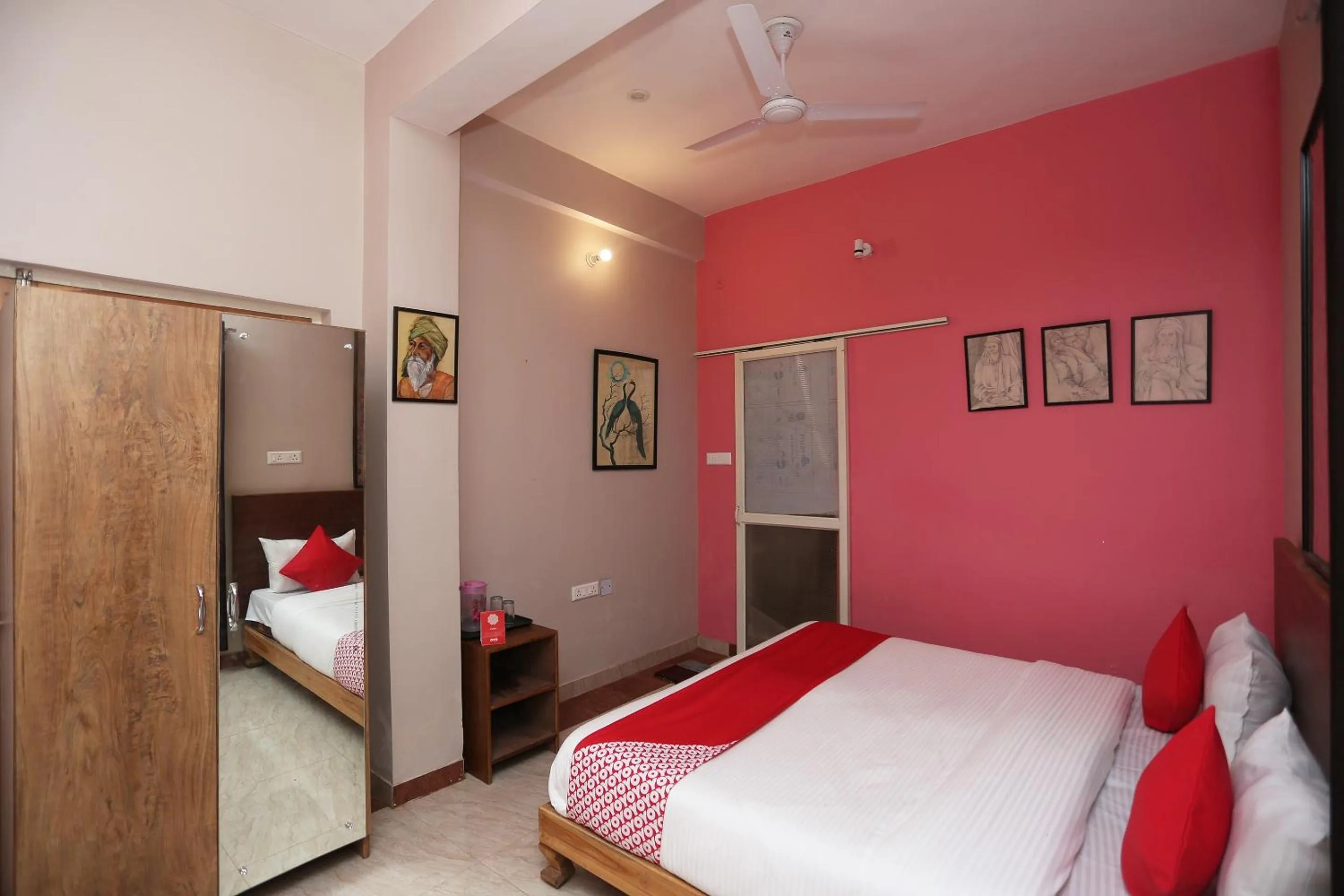 Bedroom, Bed in Super Collection-O Sara Grand Near Ram Manohar Lohia hospital