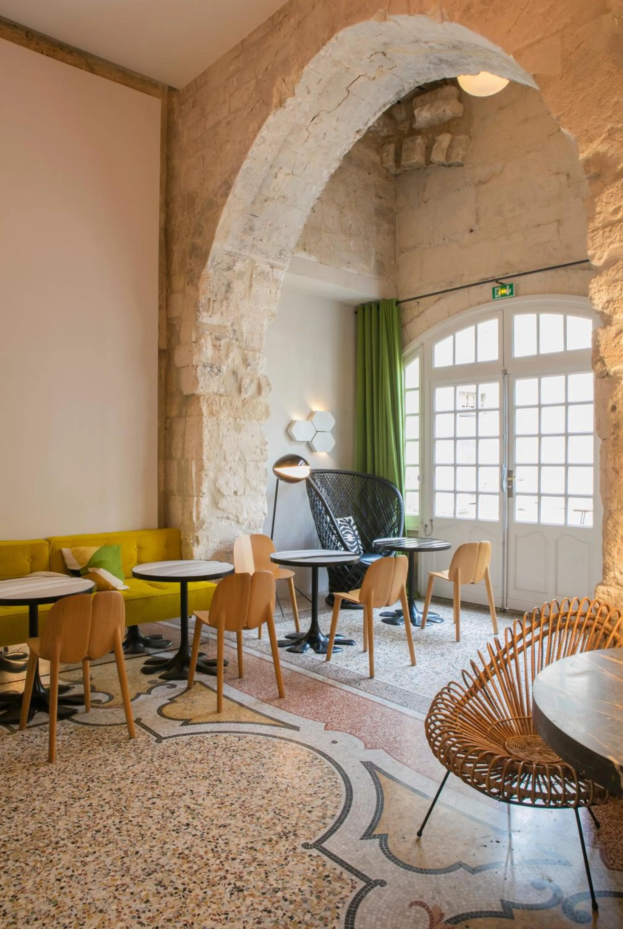 Restaurant/places to eat in Hôtel Du Cloître