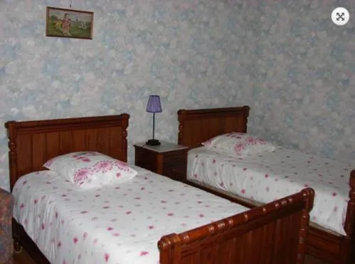 Family, Bed in Amphore du Berry