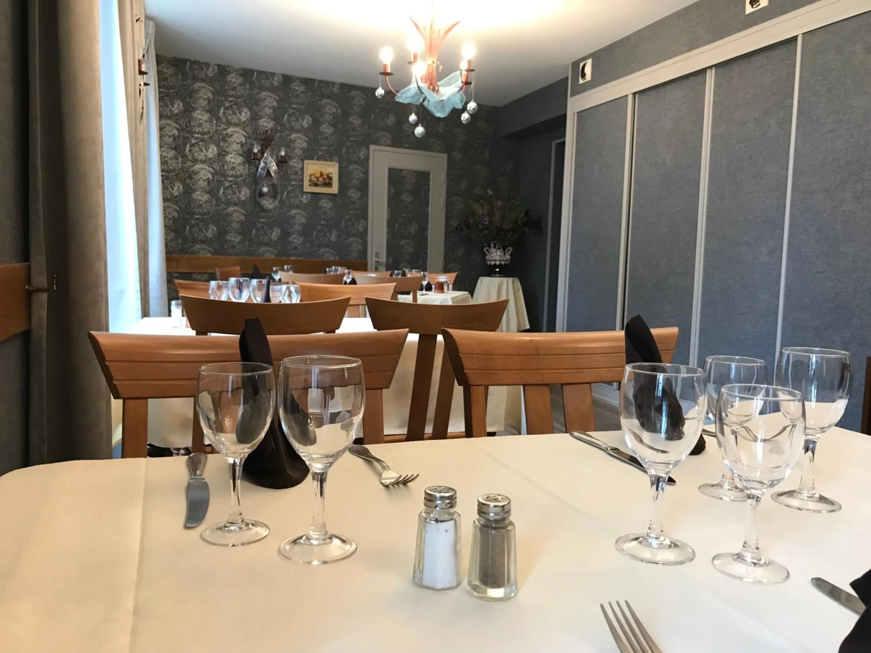 Restaurant/places to eat in Logis hotel Saint-Joseph