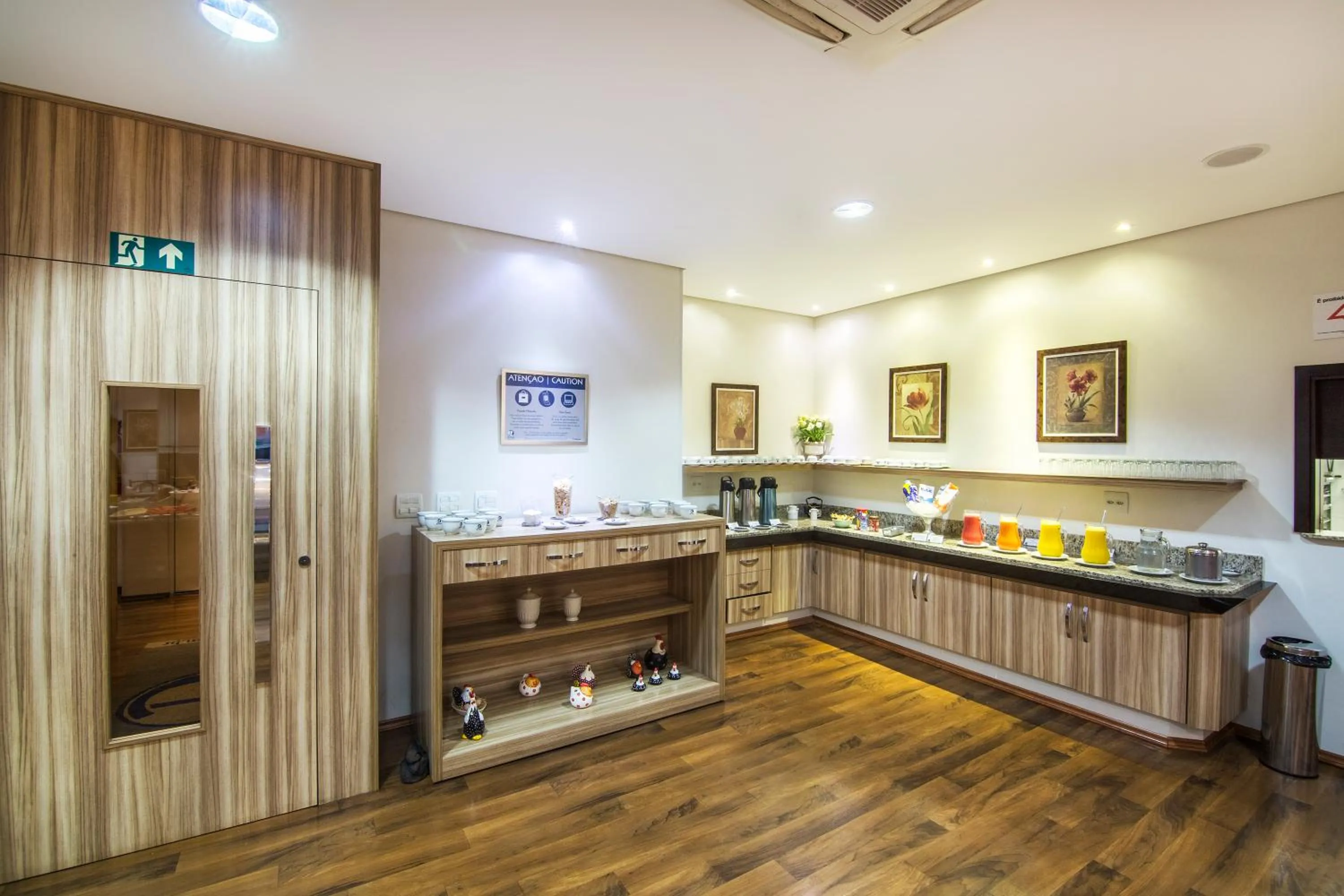 Buffet breakfast in JR Hotel Ribeirão Preto