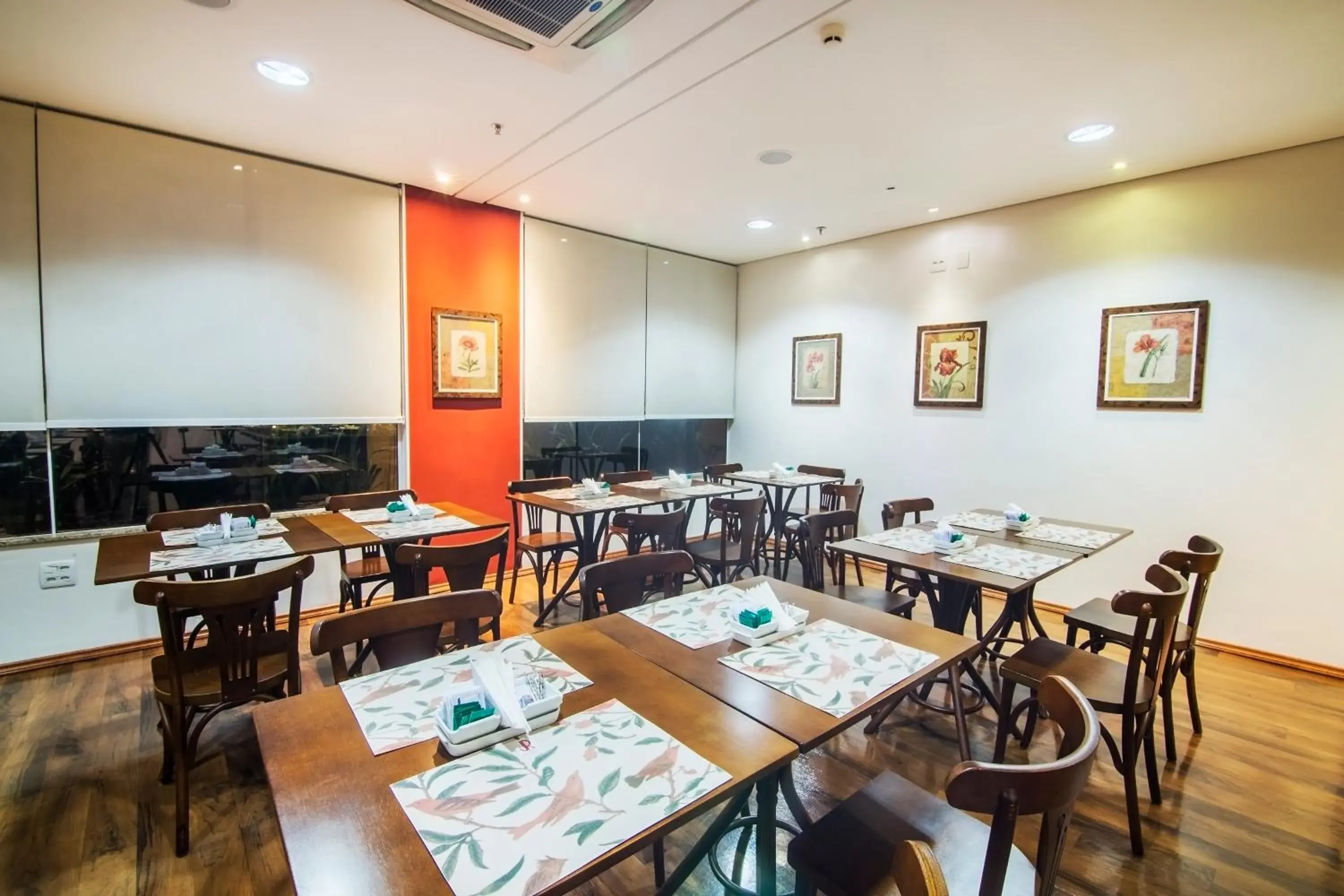 Restaurant/places to eat in JR Hotel Ribeirão Preto Restaurant/places to eat in JR Hotel Ribeirão Preto