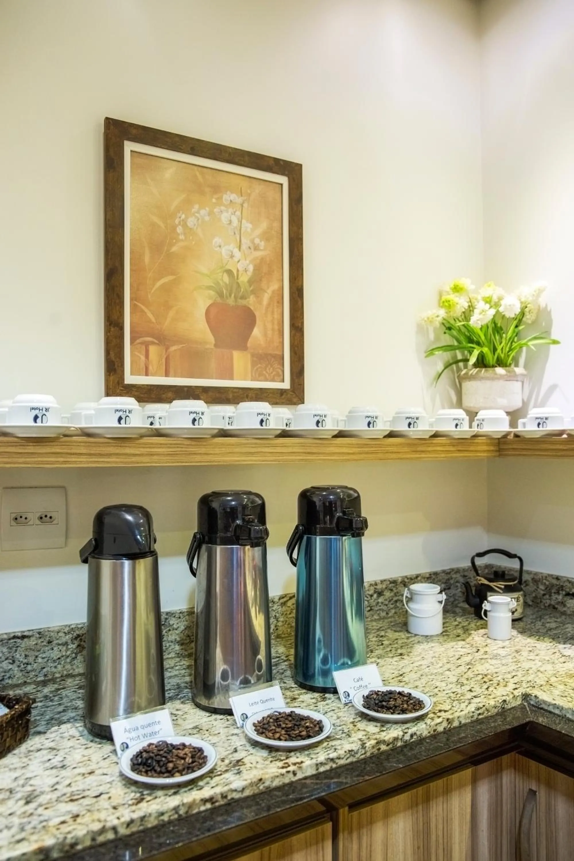 Buffet breakfast in JR Hotel Ribeirão Preto