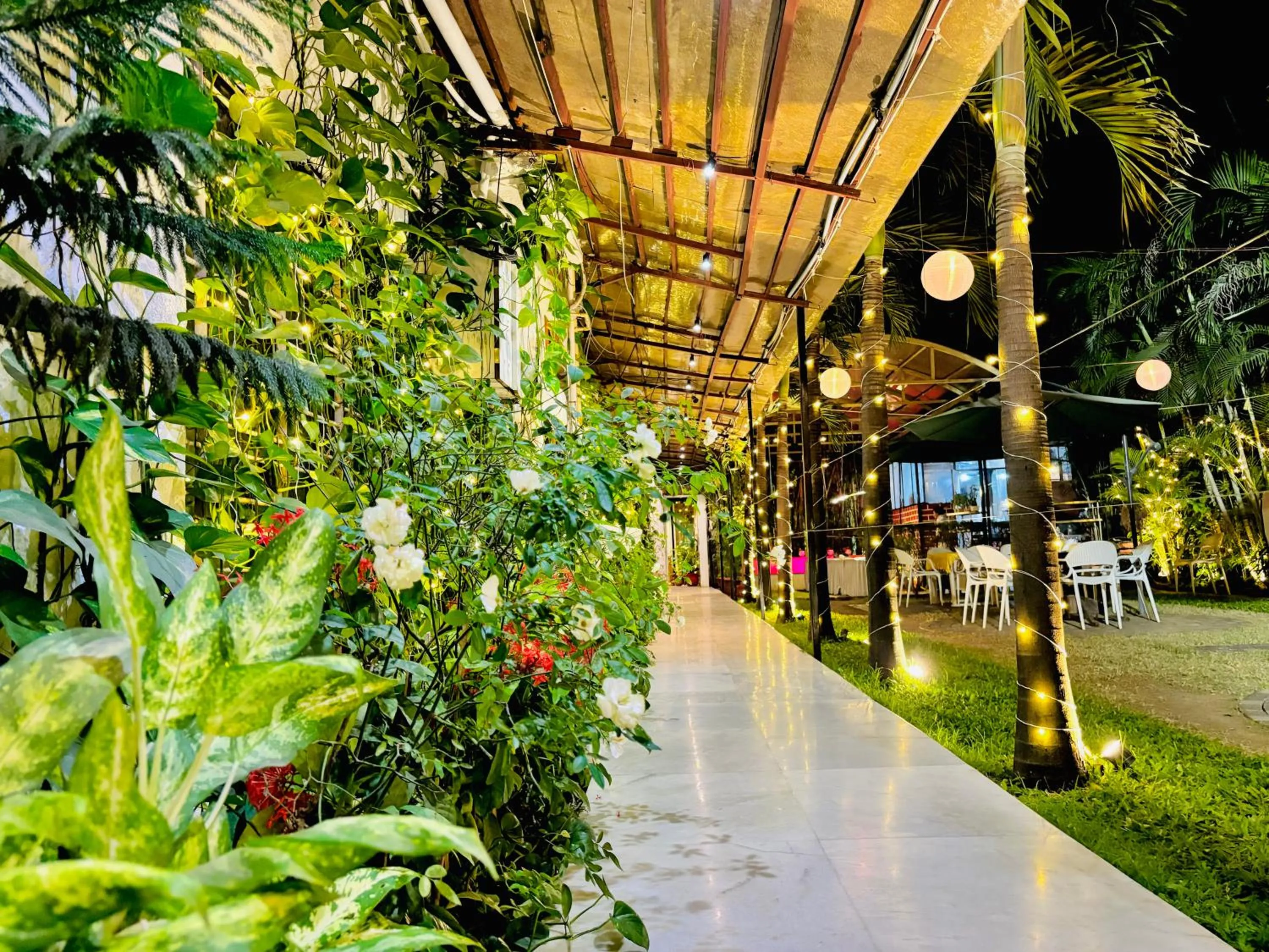 Garden in Royal Palms Luxury Service Apartment