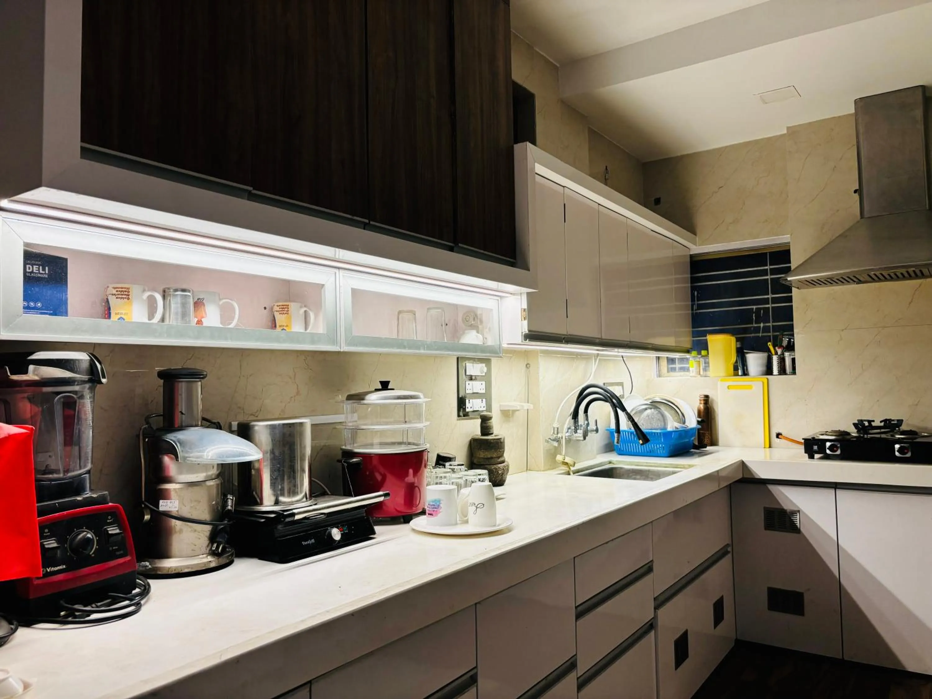 Kitchen or kitchenette in Royal Palms Luxury Service Apartment