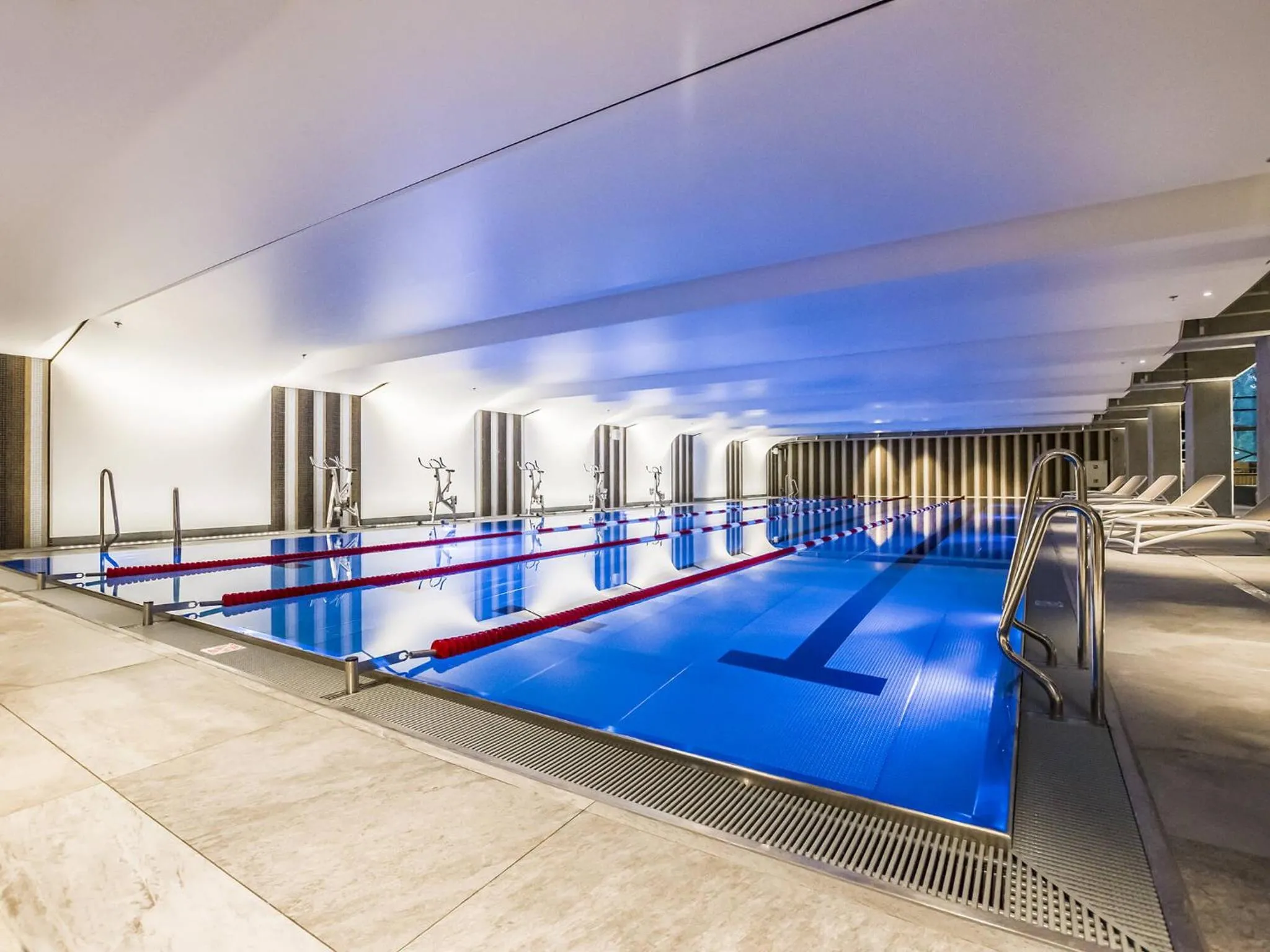 Swimming pool in VacationClub - Trzy Korony Piastów Apartament 37