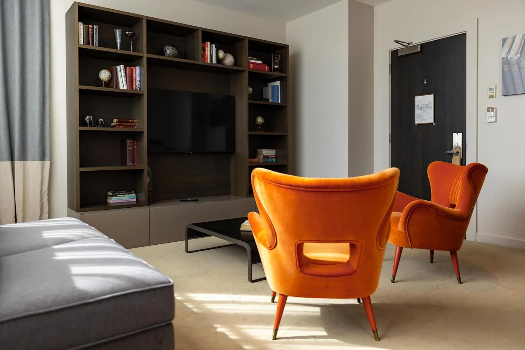 Property building in Hotel Xanadu