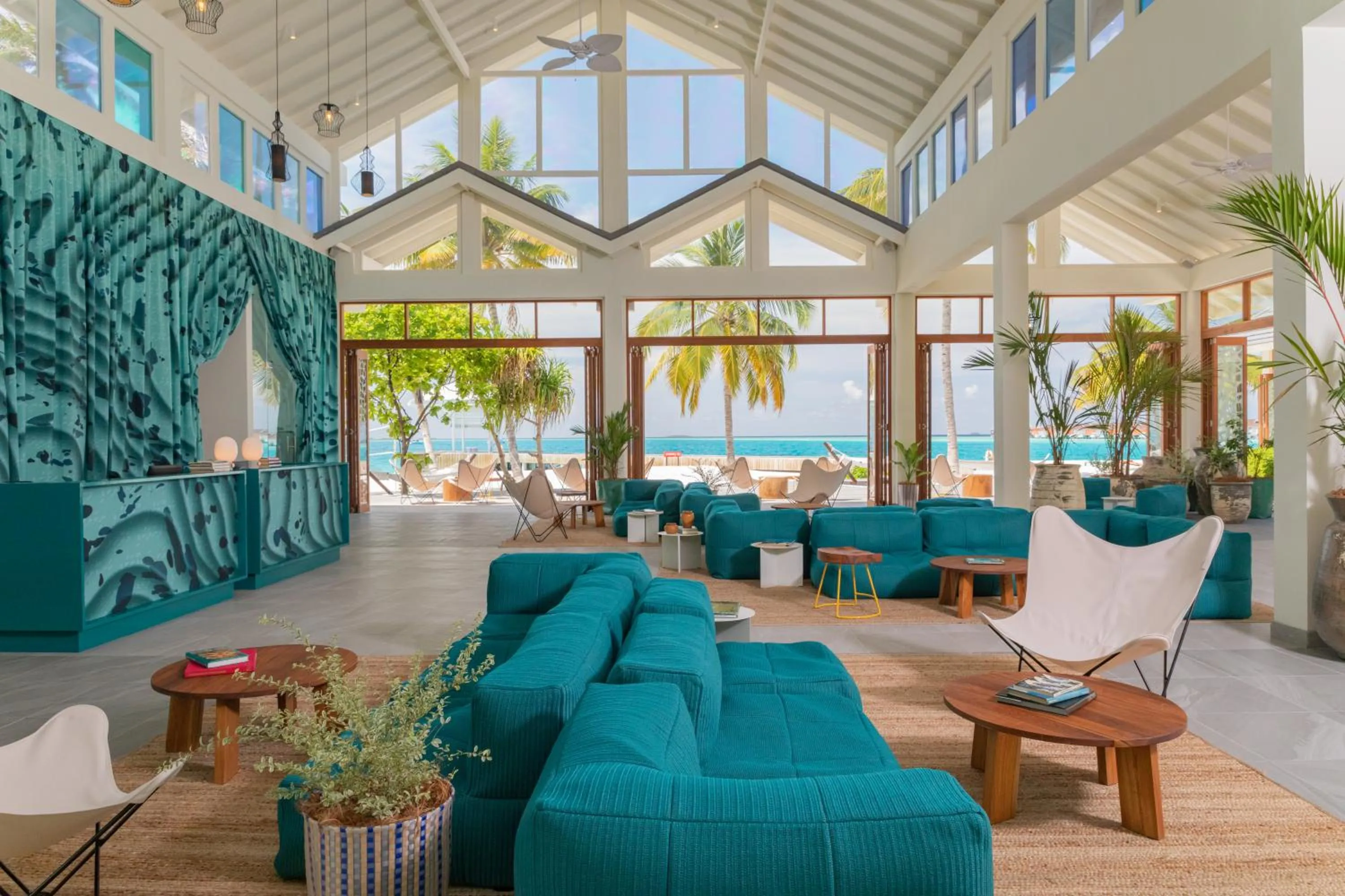 Lobby or reception in The Standard, Huruvalhi Maldives
