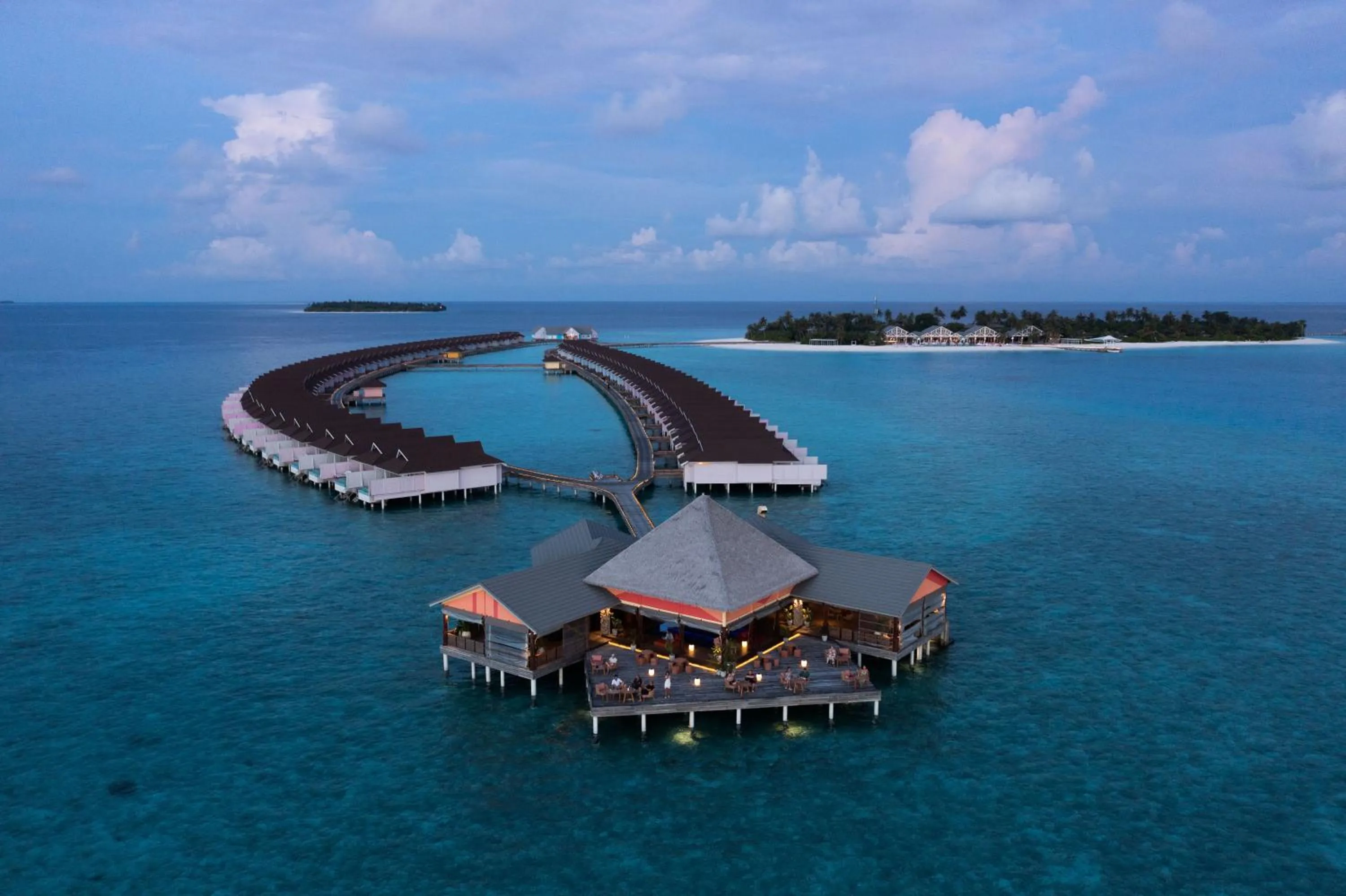 Restaurant/places to eat in The Standard, Huruvalhi Maldives