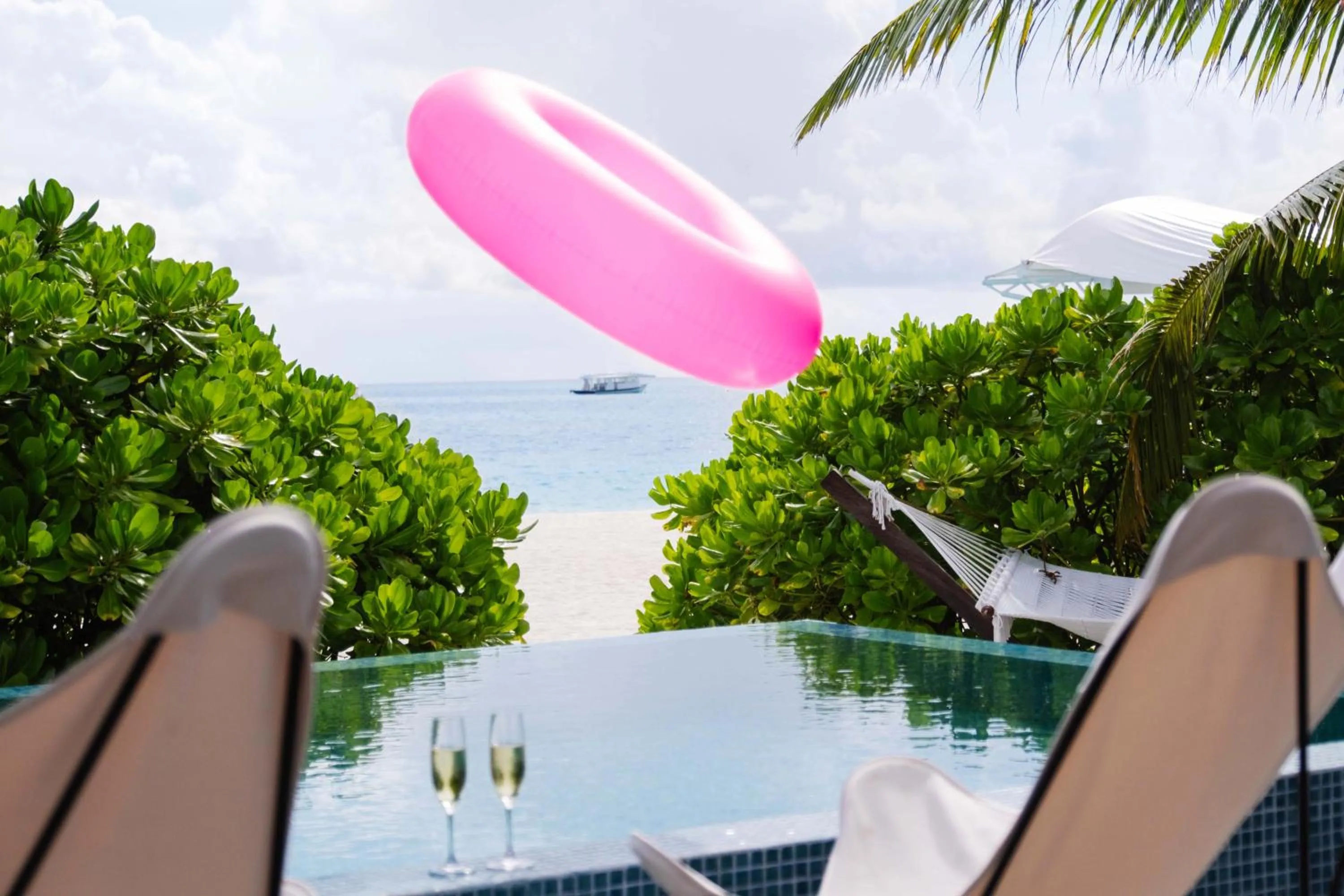 Swimming pool in The Standard, Huruvalhi Maldives