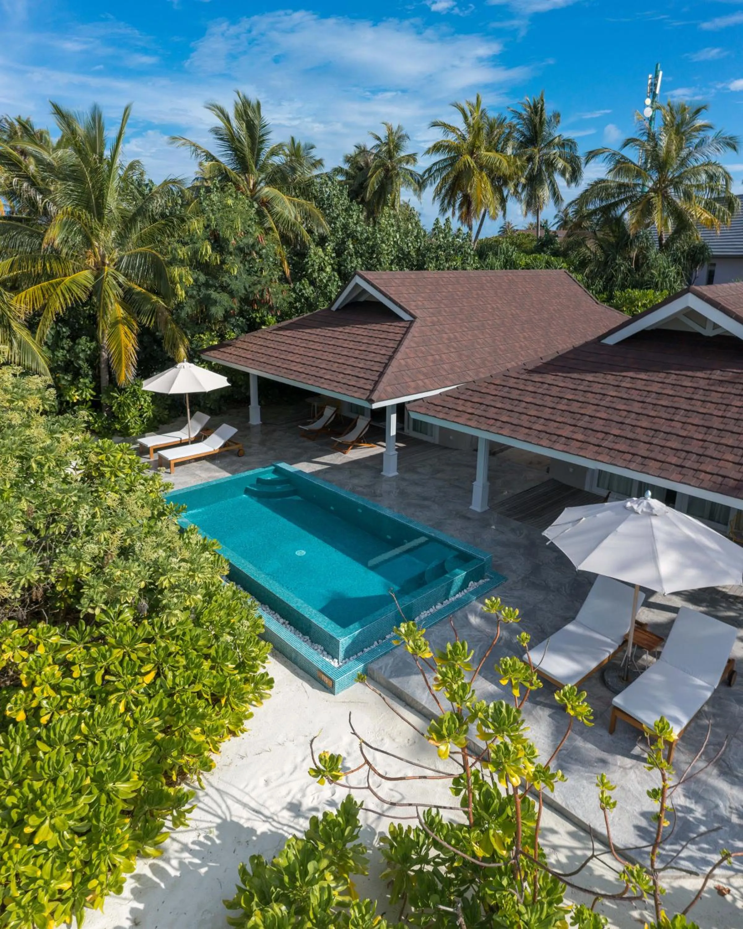 Swimming pool in The Standard, Huruvalhi Maldives