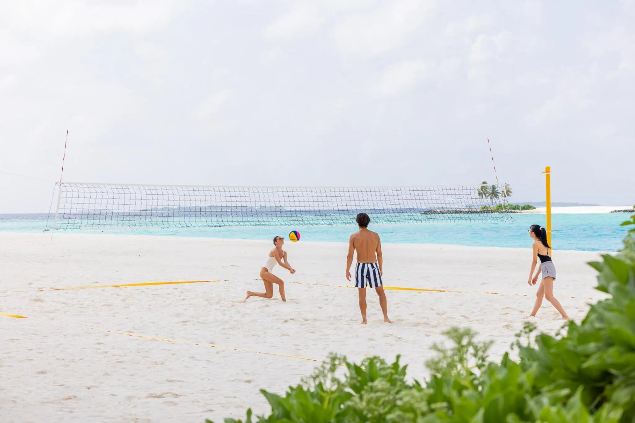 Beach in The Standard, Huruvalhi Maldives