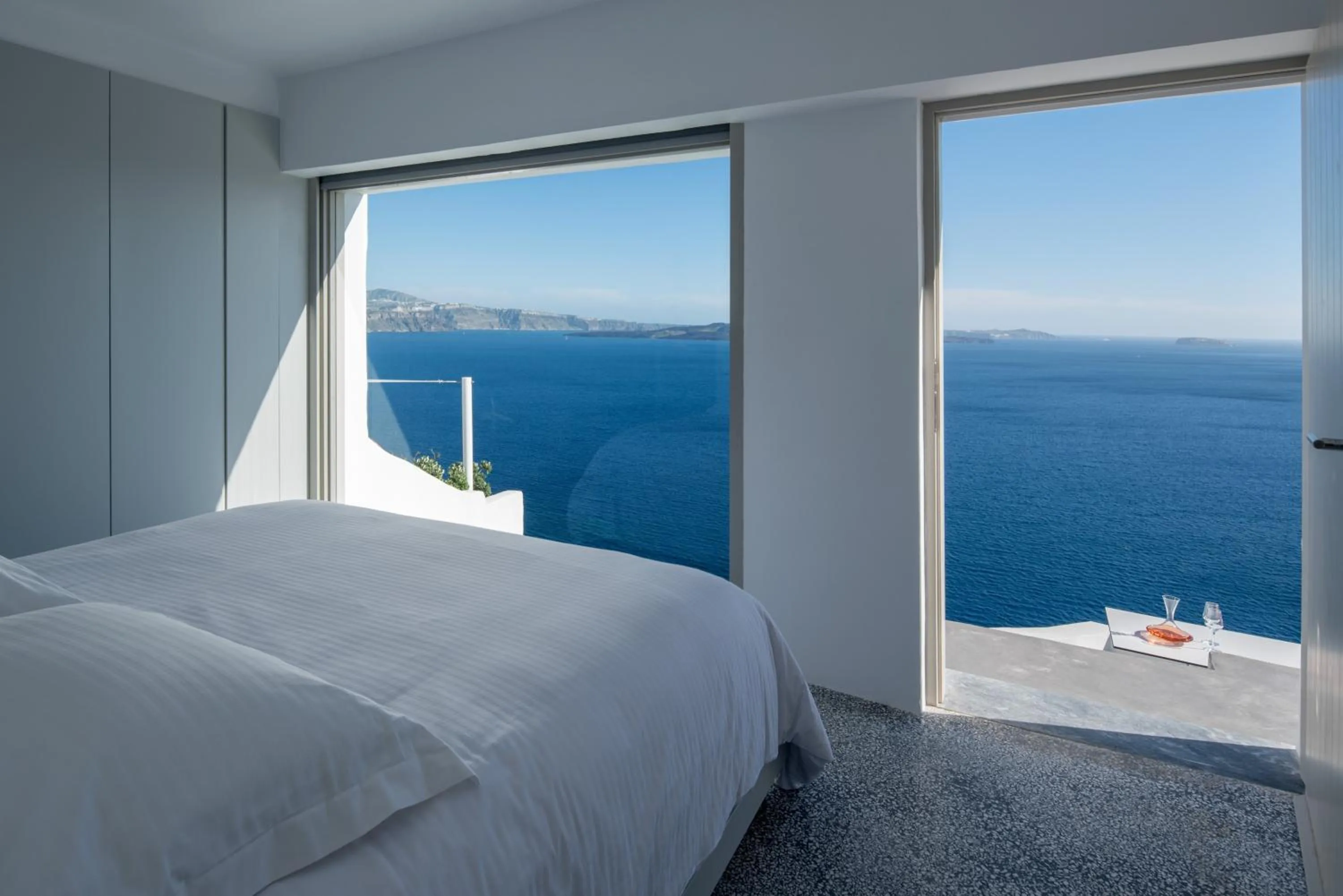 Sea view, Bed in Echoes Luxury Suites