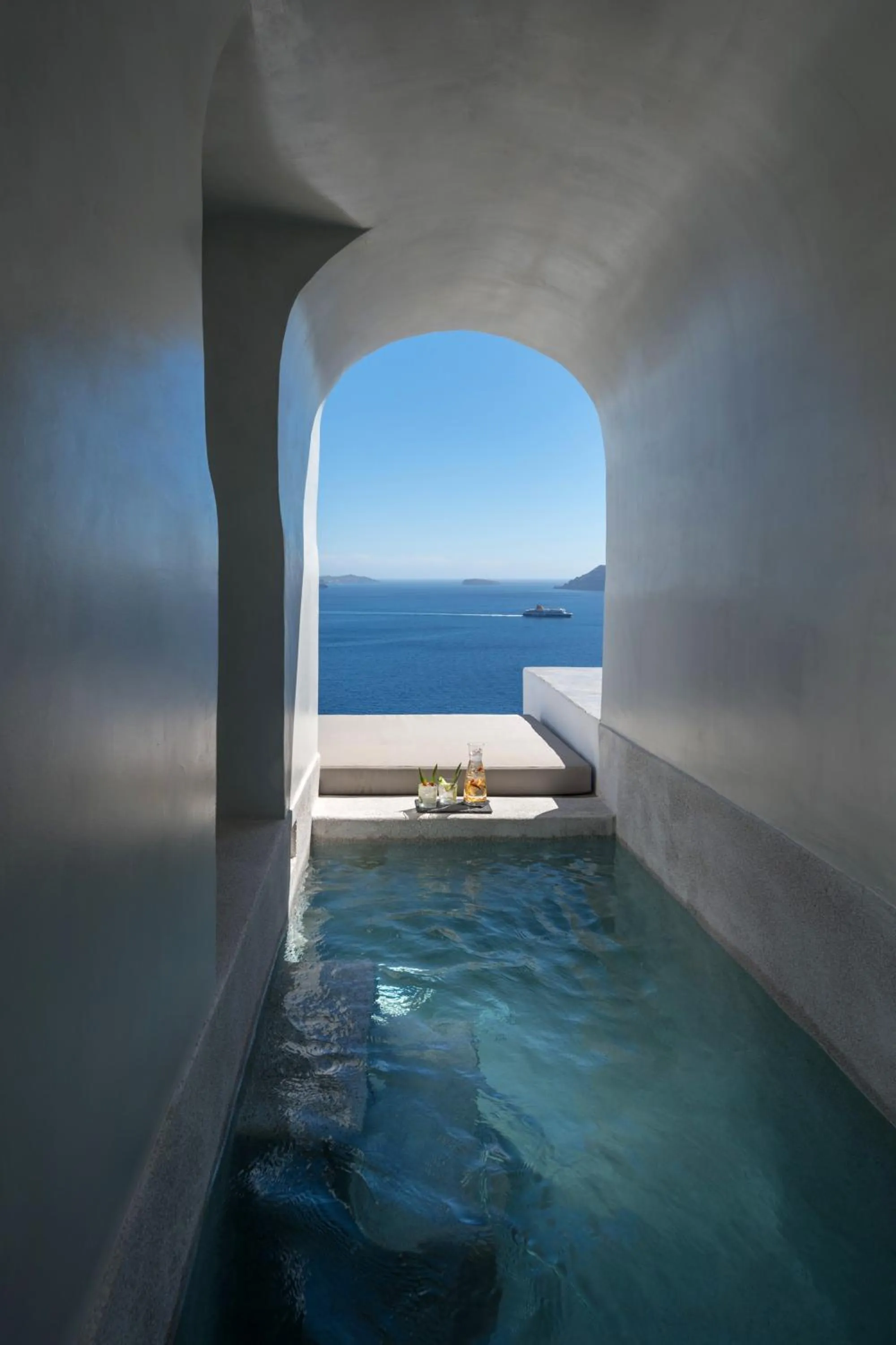 Swimming pool in Echoes Luxury Suites