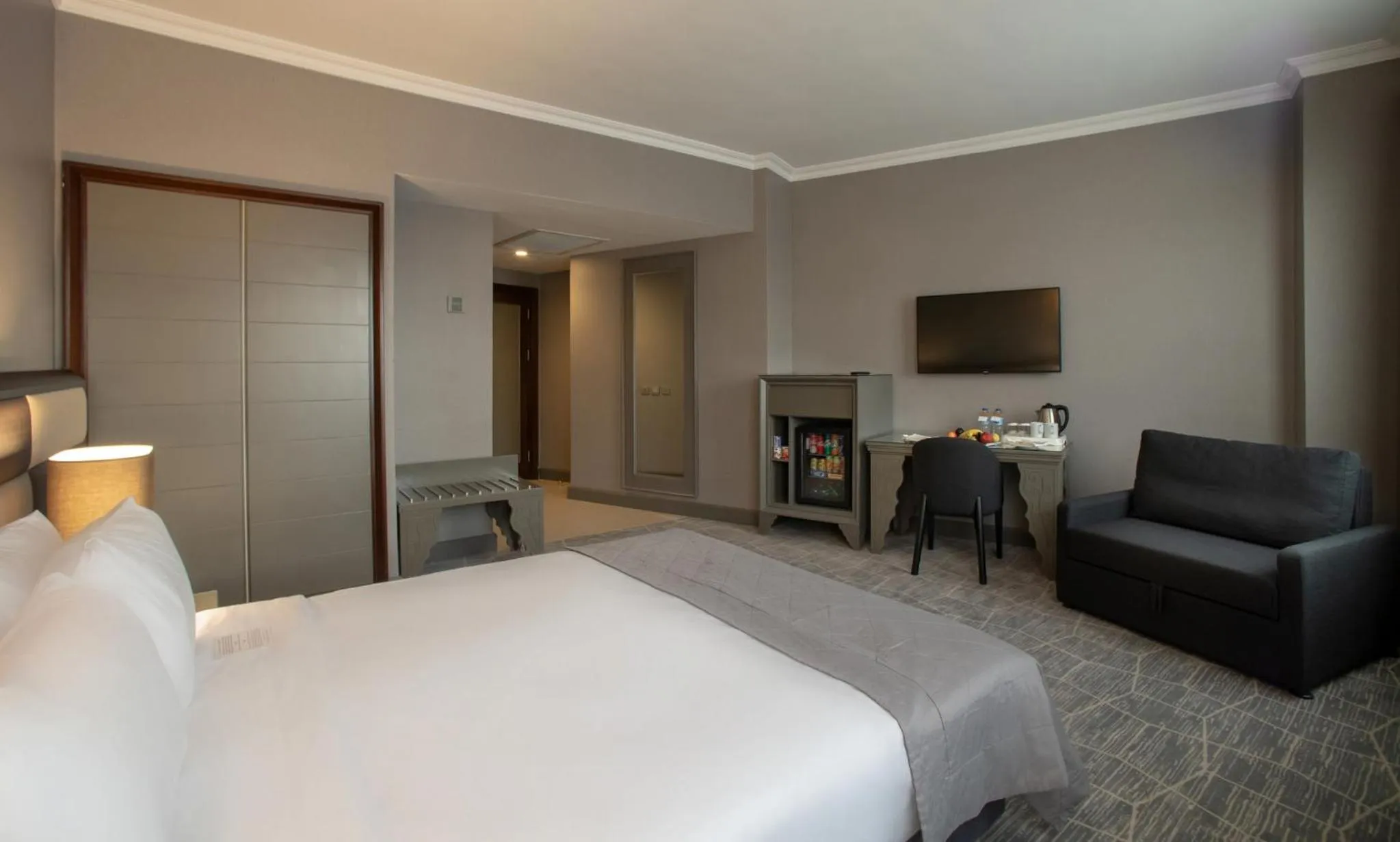 Bedroom, Bed in Taksim Square Hotel