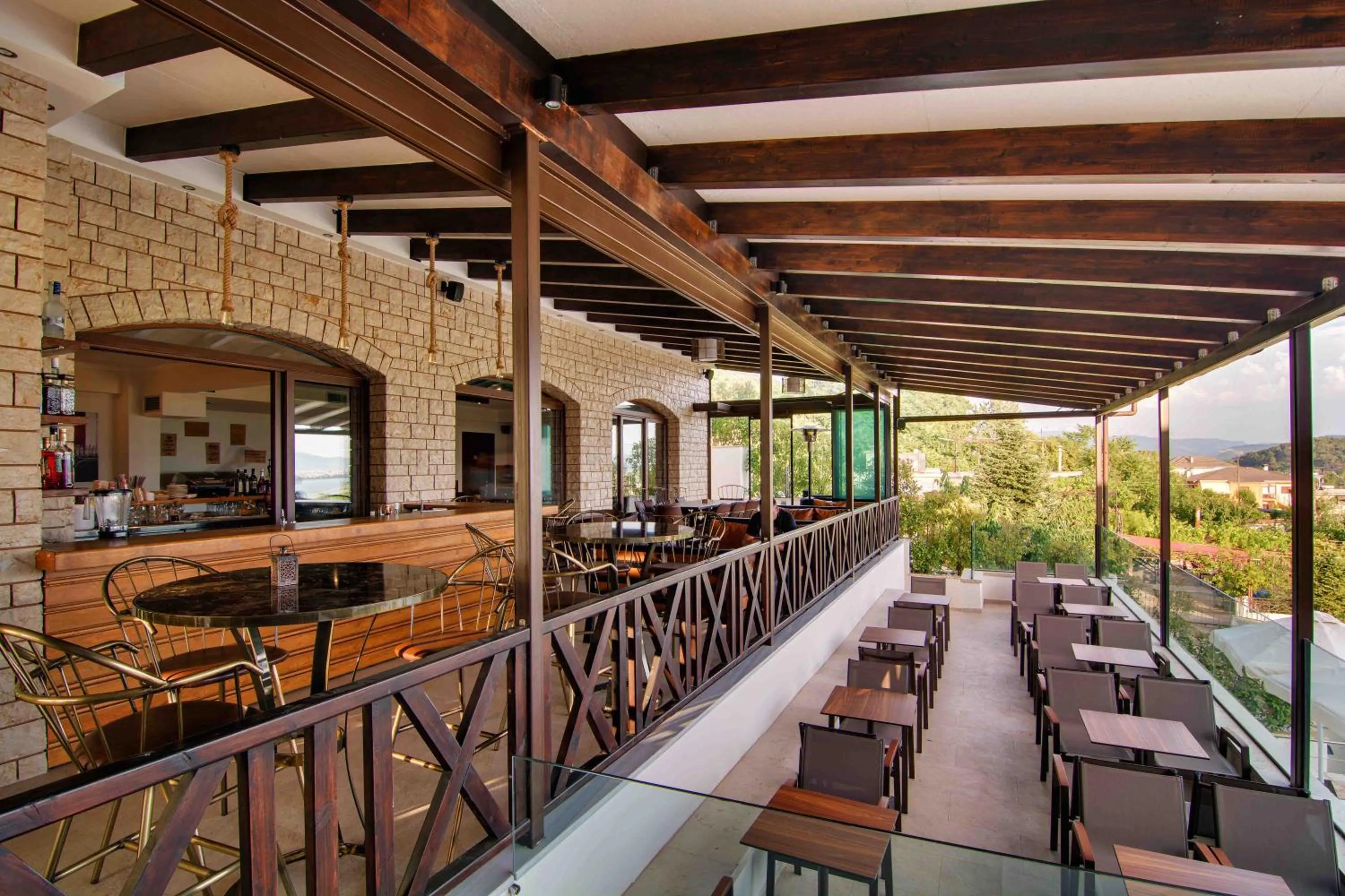 Restaurant/places to eat in La Suite Boutique Hotel & Spa