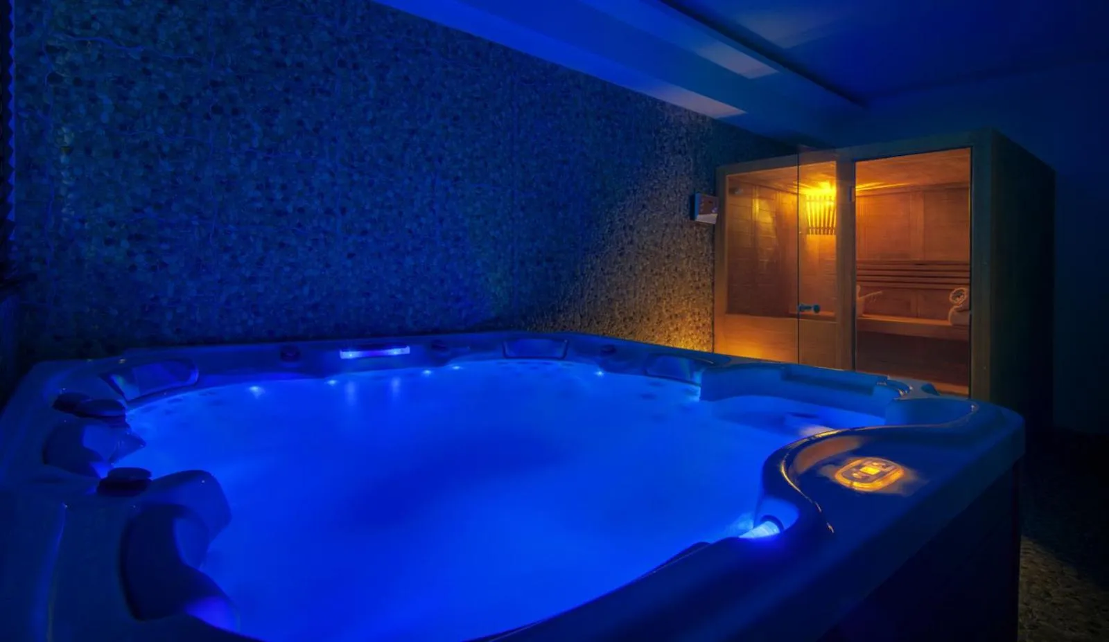 Massage in La Suite Boutique Hotel & Spa