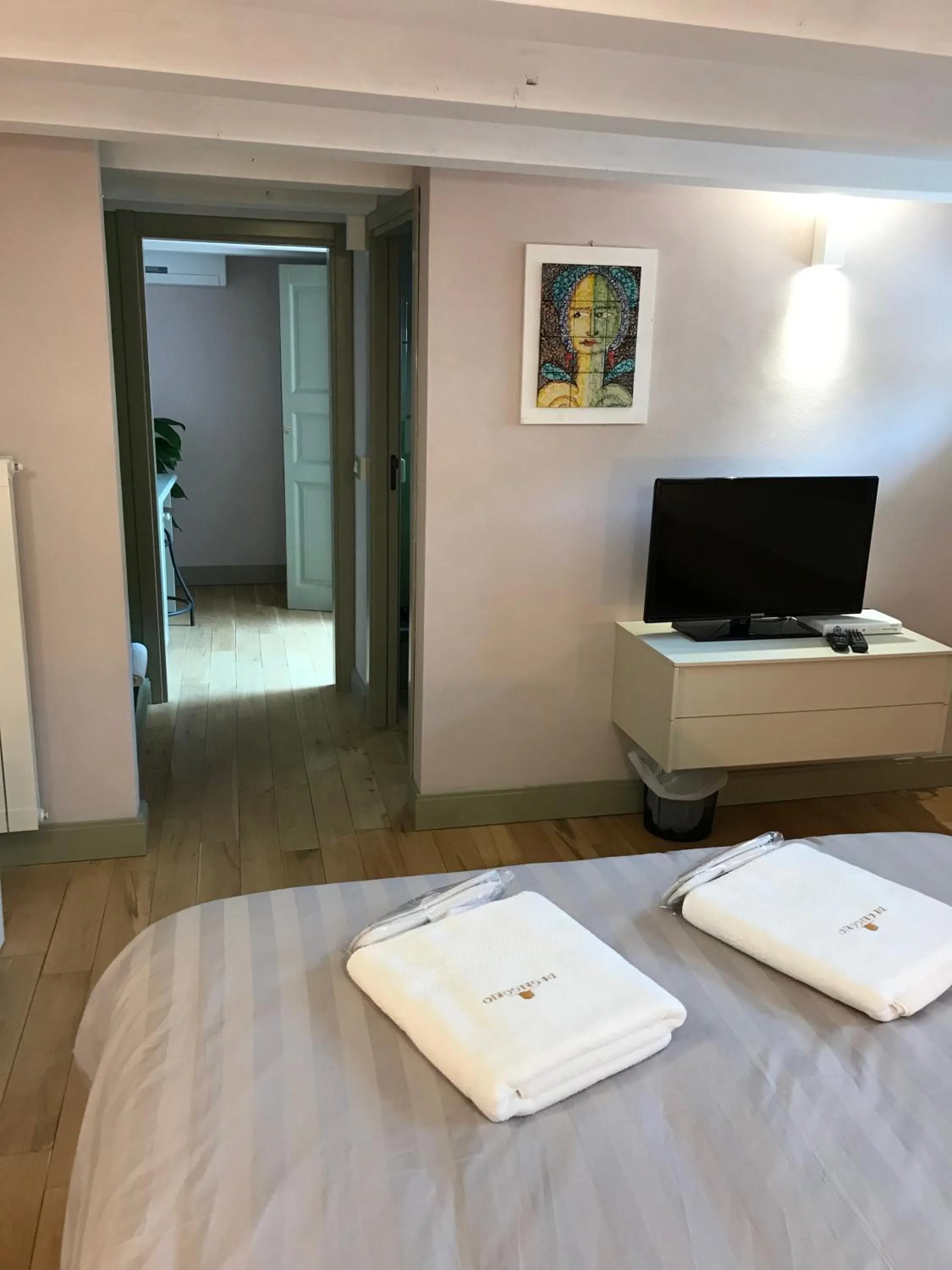 Bedroom, Bed in Cantine De Gregorio Suites