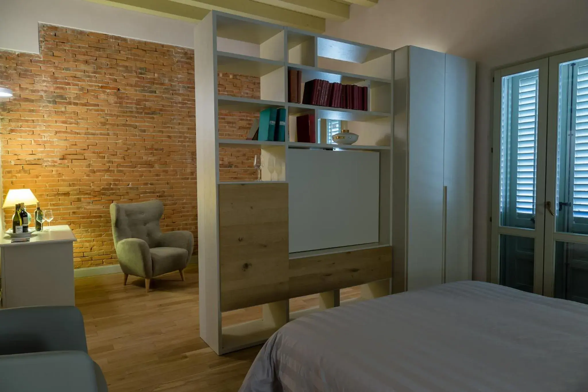 Junior Suite with Balcony - single occupancy in Cantine De Gregorio Suites Junior Suite with Balcony - single occupancy in Cantine De Gregorio Suites