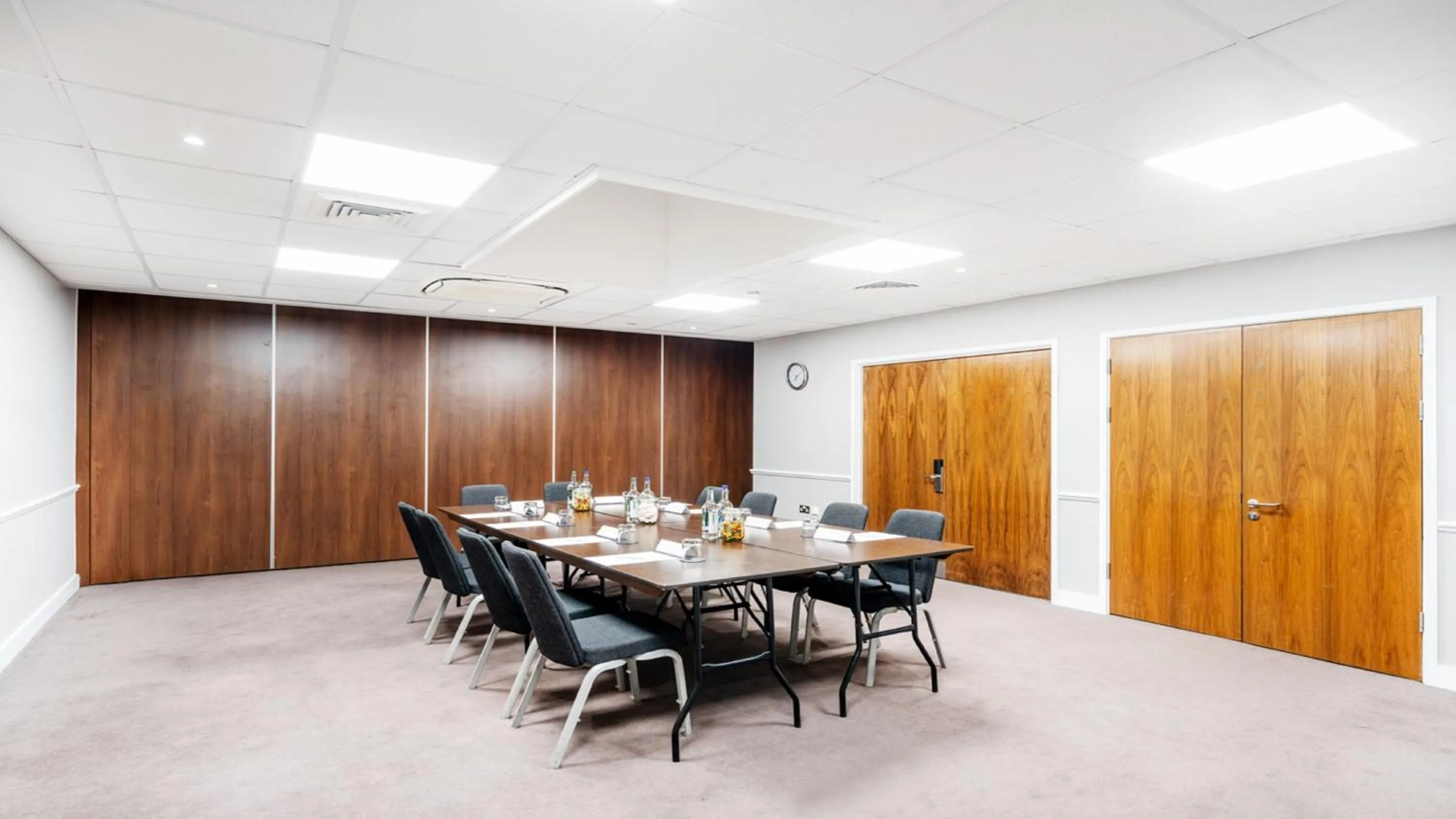 Meeting/conference room in Holiday Inn London Luton Airport by IHG