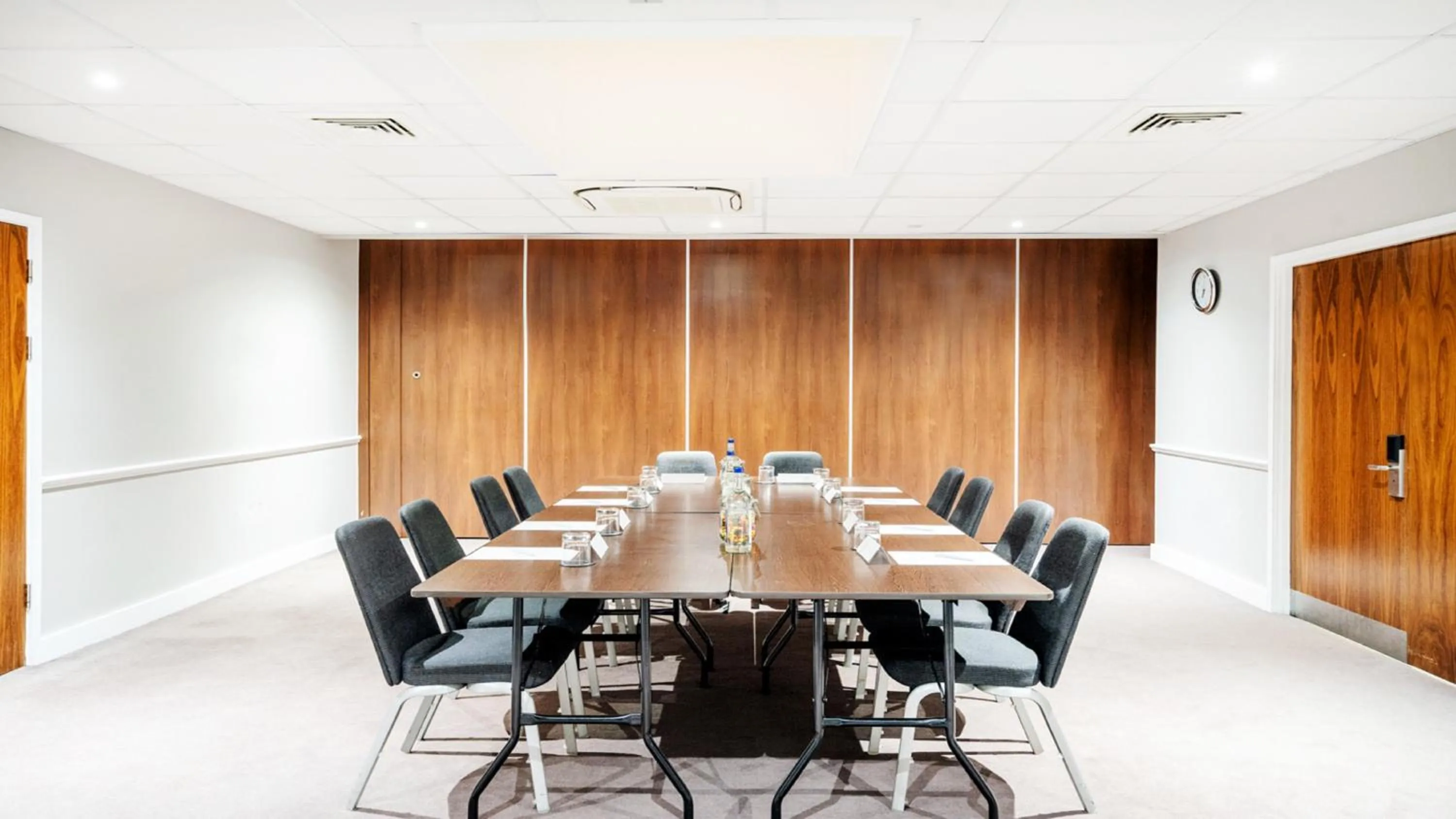 Meeting/conference room in Holiday Inn London Luton Airport by IHG