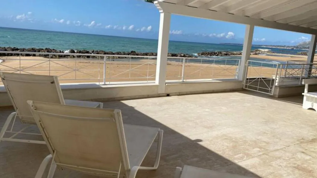 Amira Beach Villa by Le Dhome Sicily