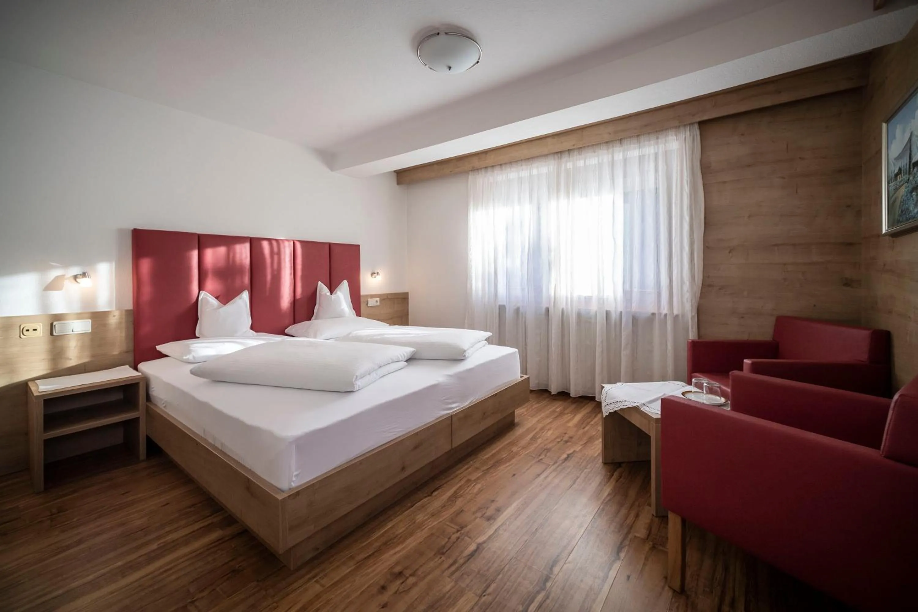 Photo of the whole room, Bed in Plan Murin - Authentic Dolomites Hotel