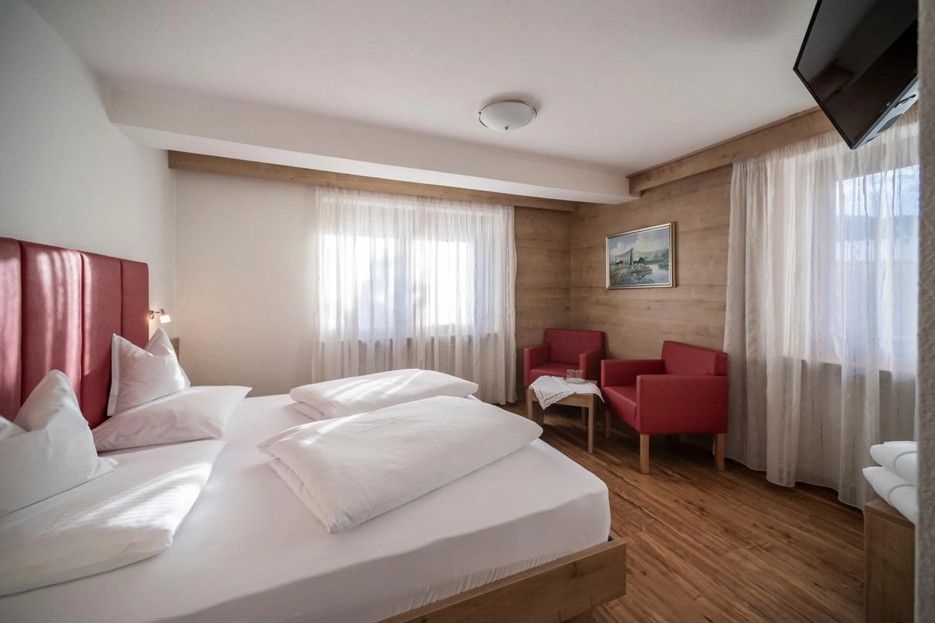 Bed in Plan Murin - Authentic Dolomites Hotel