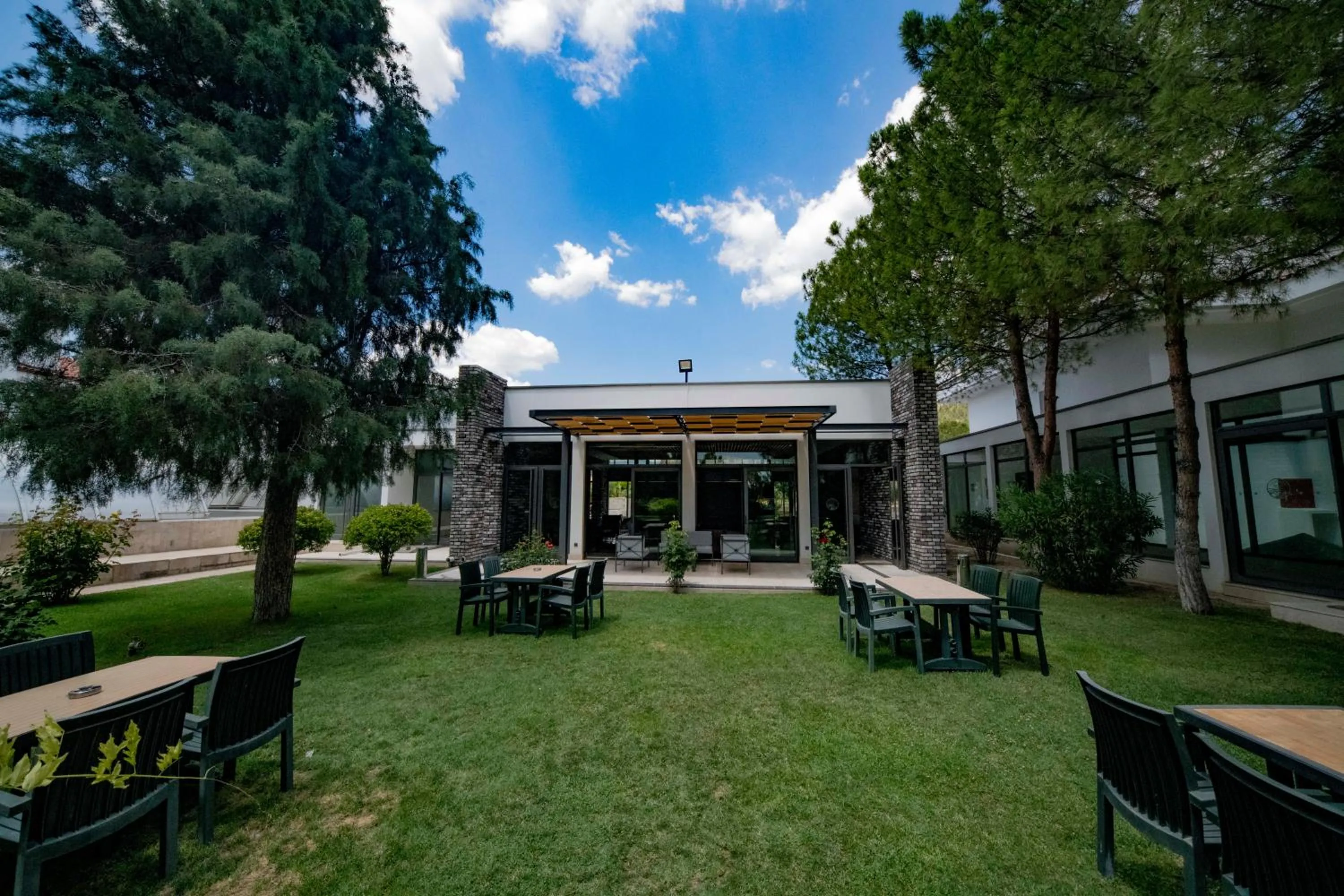 Garden in Herakles Thermal Hotel