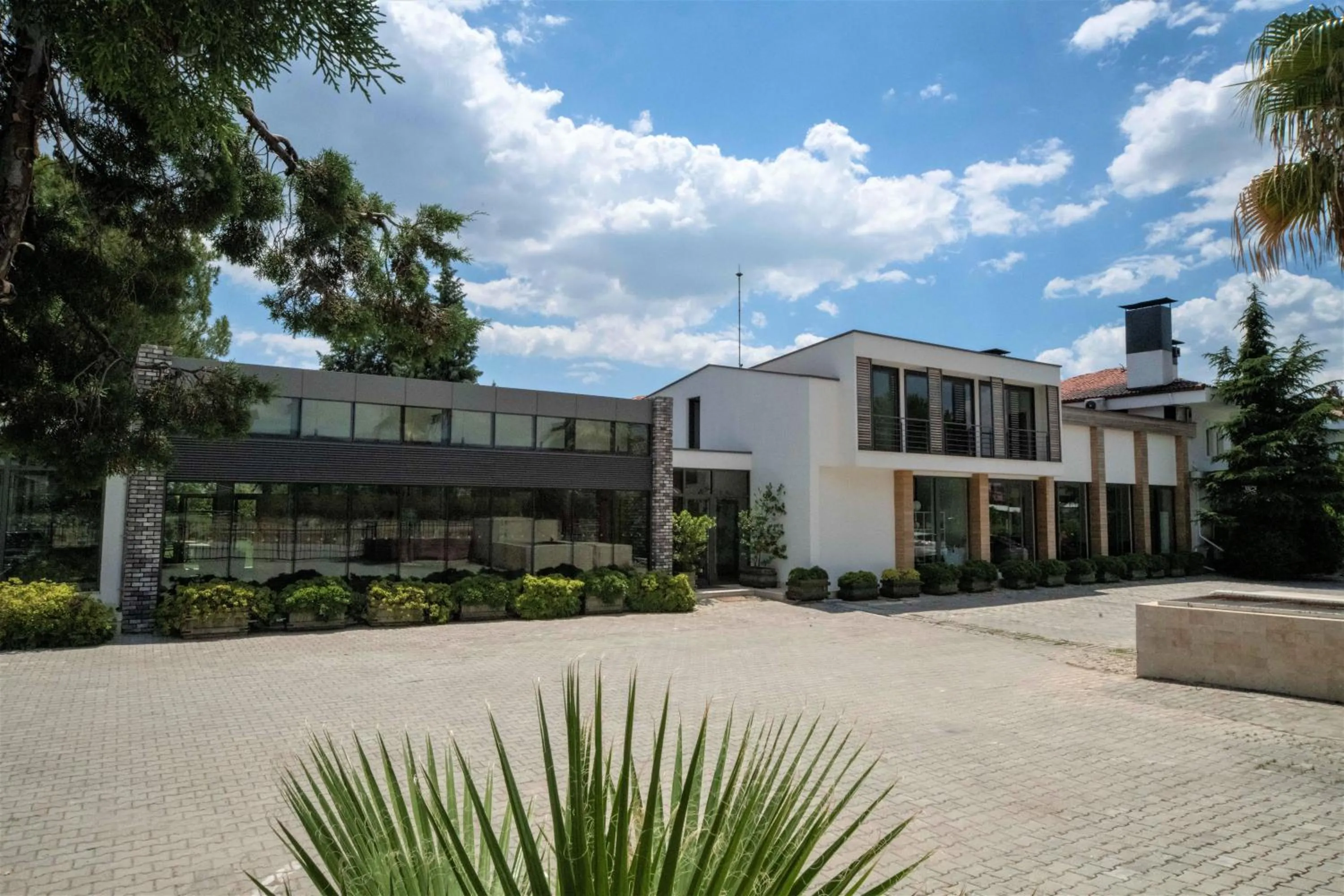 Facade/entrance in Herakles Thermal Hotel
