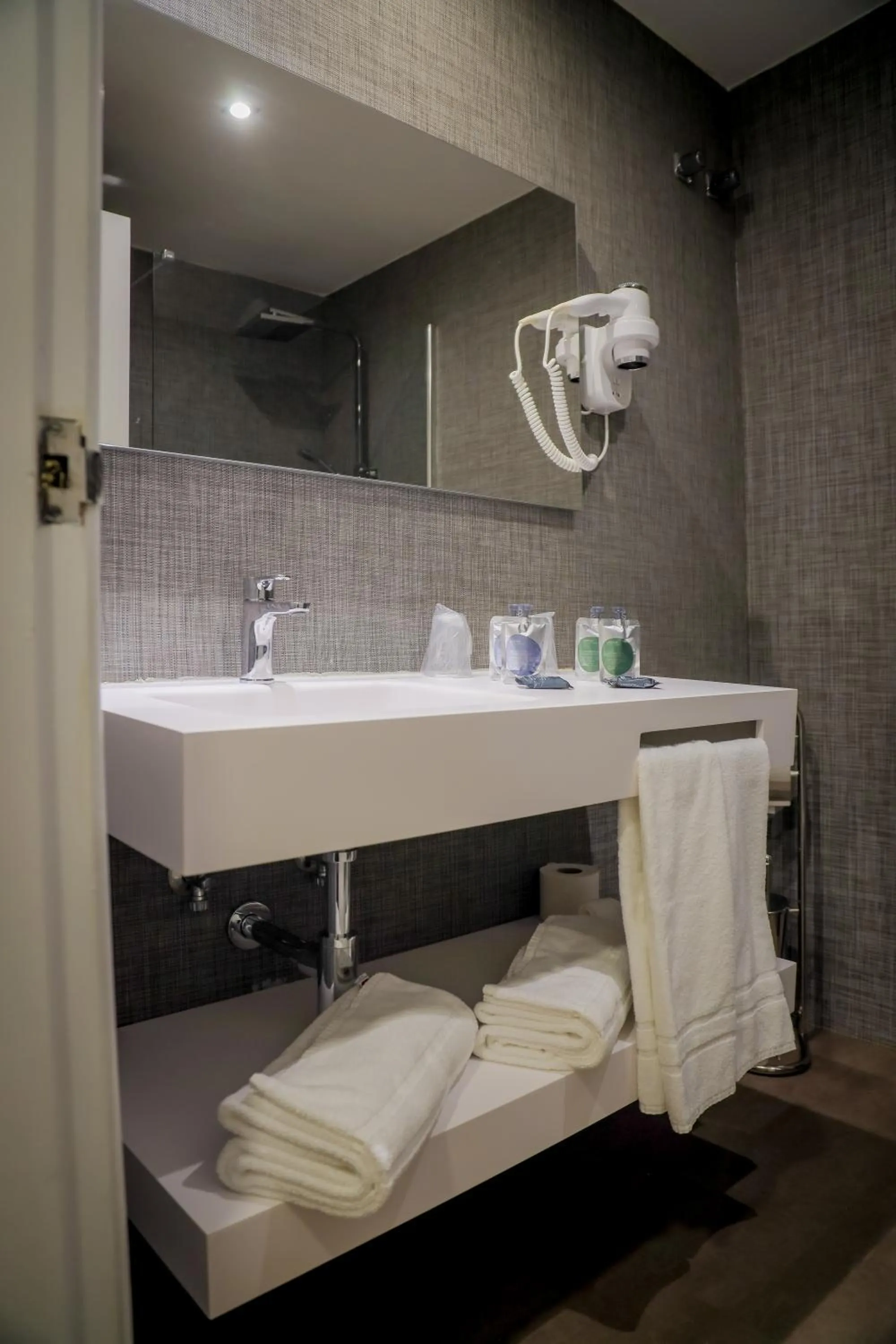 Toilet in Hotel Lara