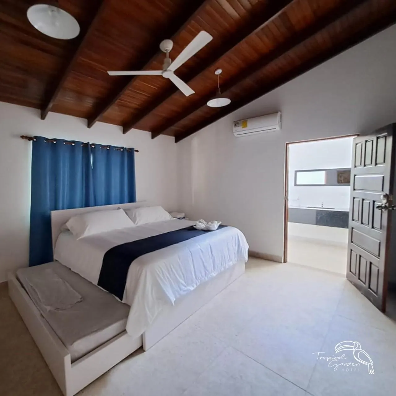 Bedroom, Bed in Tropical Garden Hotel