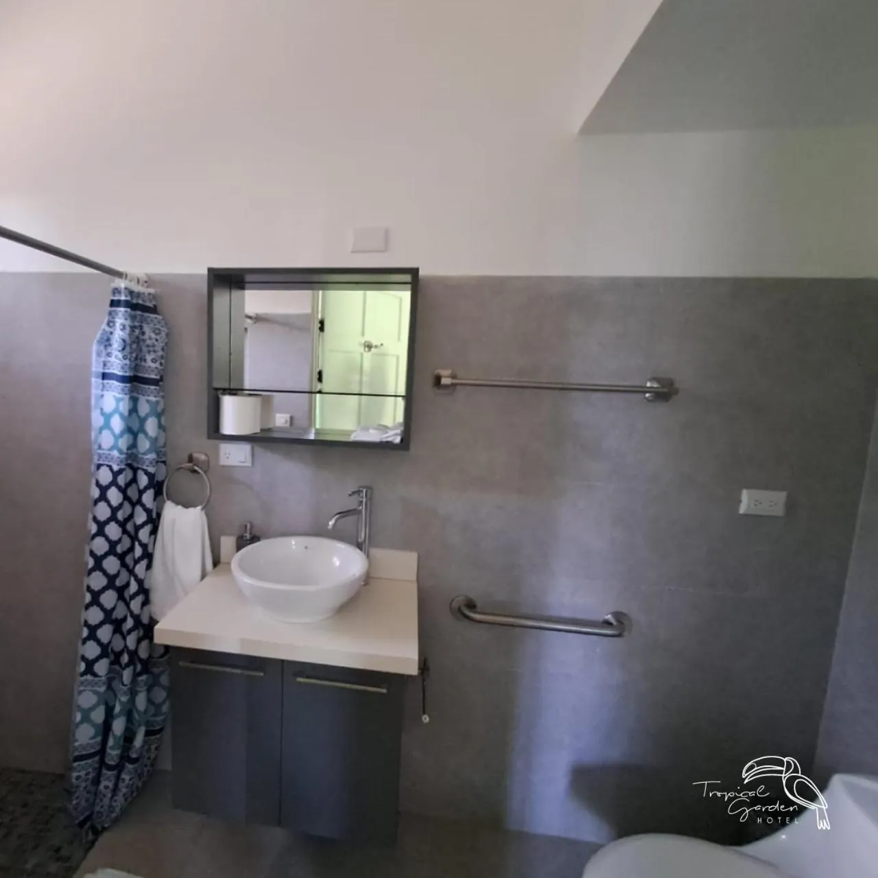 Bathroom in Tropical Garden Hotel