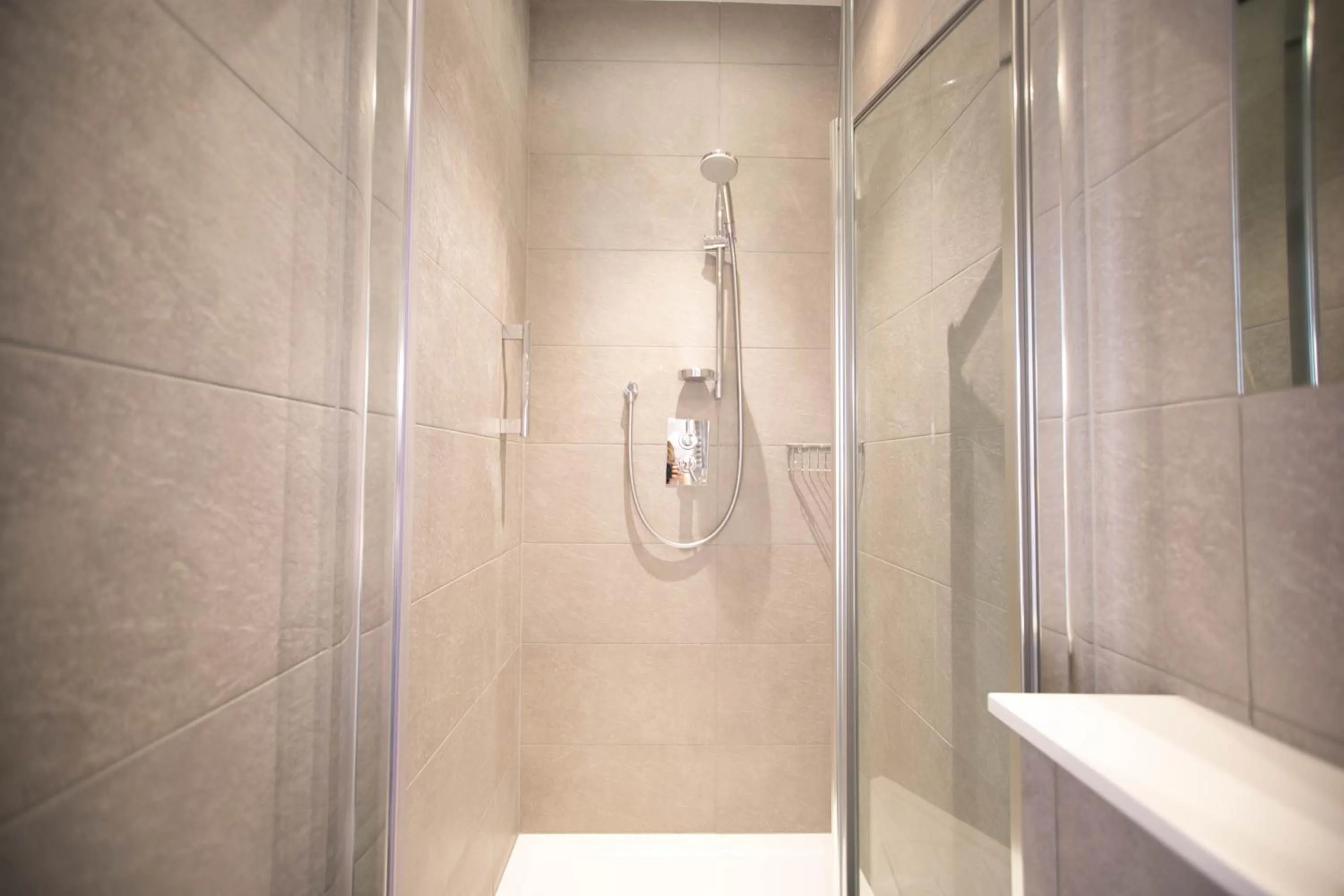 Shower in The Pillar Hotel