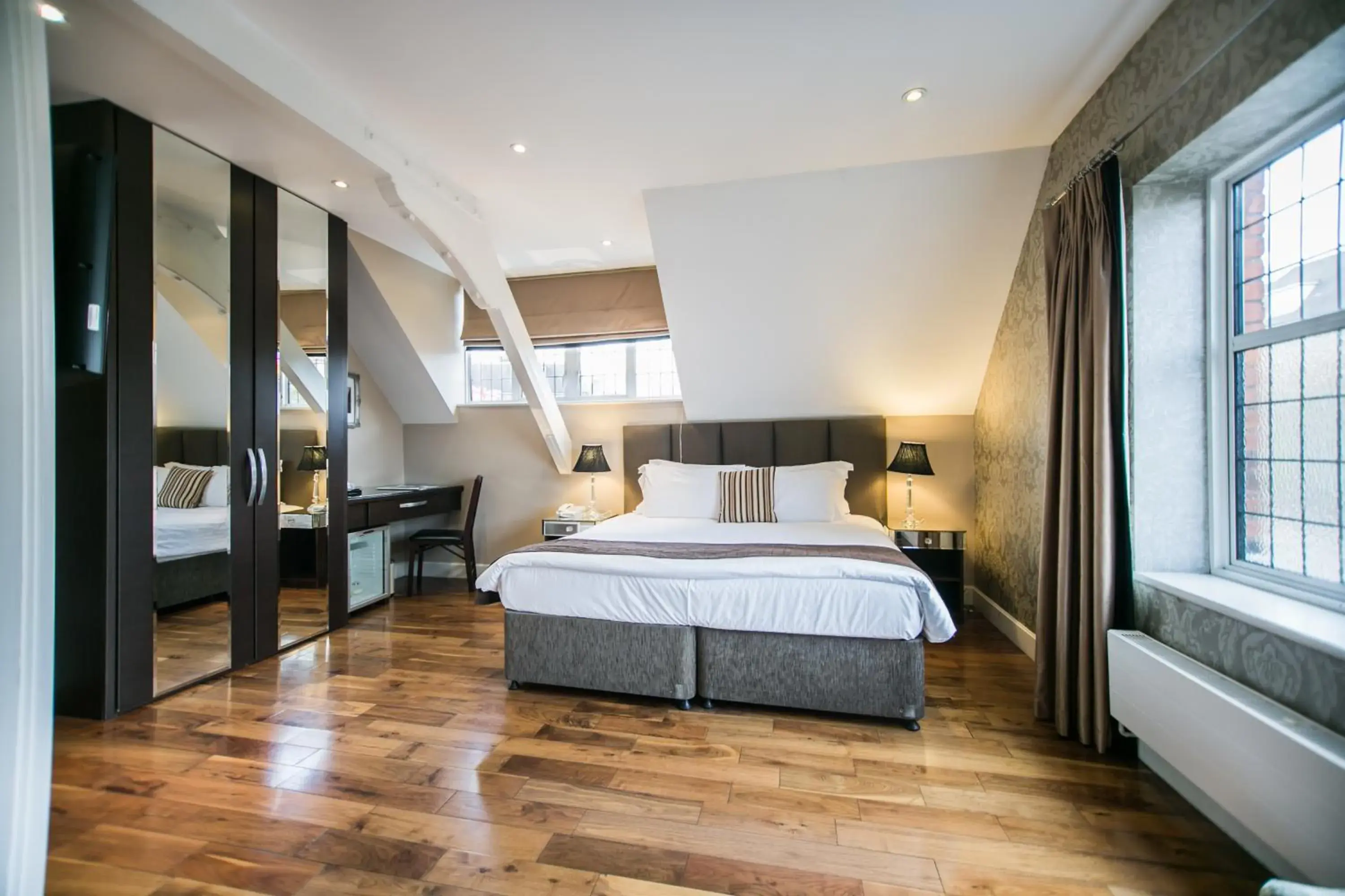 Bedroom, Bed in The Pillar Hotel Bedroom, Bed in The Pillar Hotel