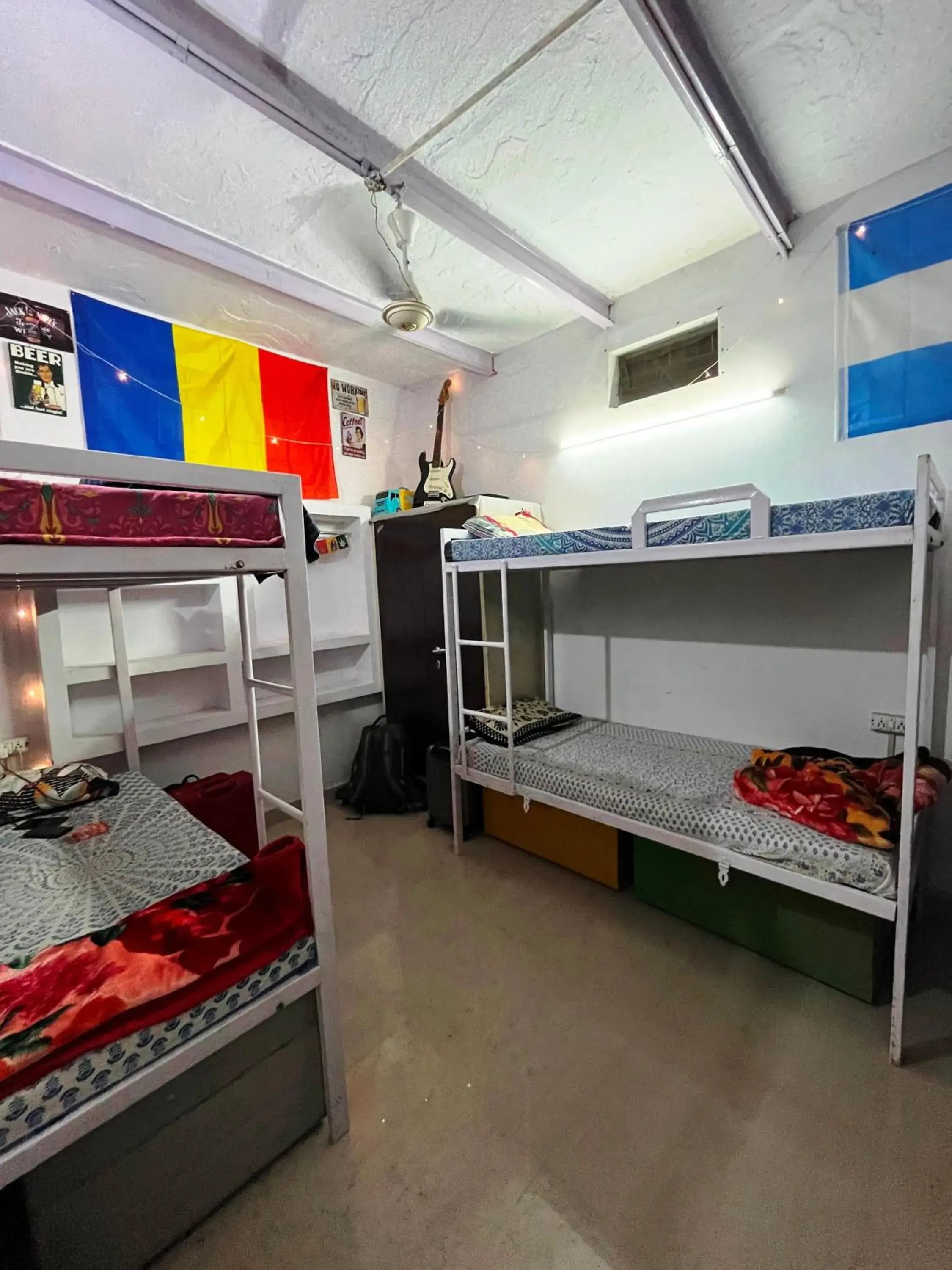 6-Bed Mixed Dormitory Room - single occupancy in Zigzag Homestay 6-Bed Mixed Dormitory Room - single occupancy in Zigzag Homestay