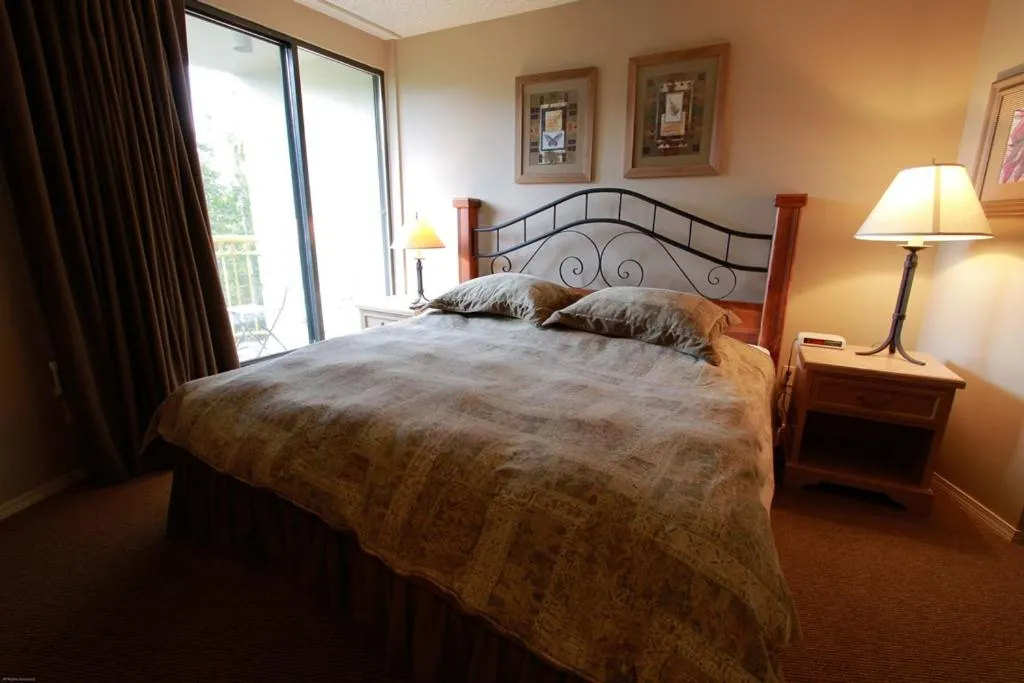 Bedroom, Bed in The Marquise by Whistler Premier