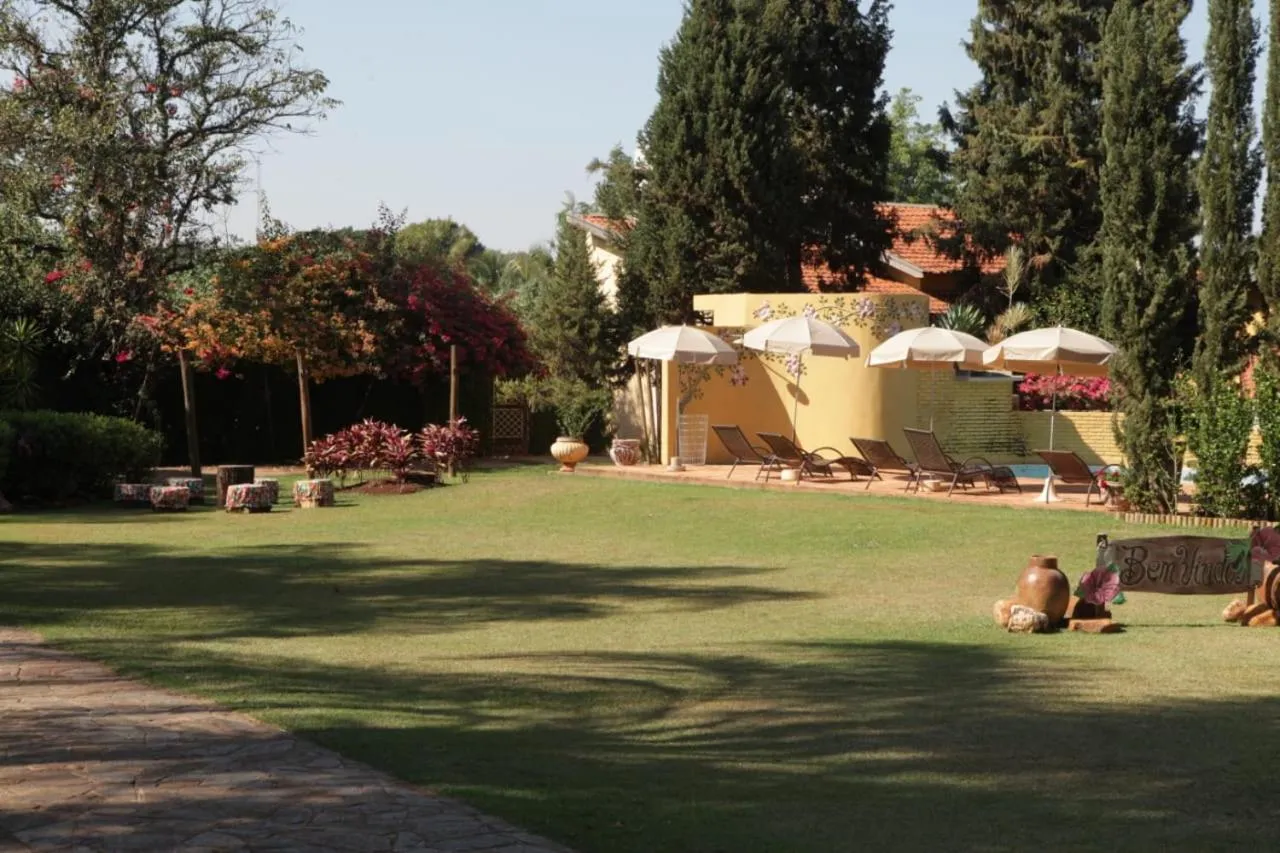 Property building in Hotel Pousada Chalé das Flores