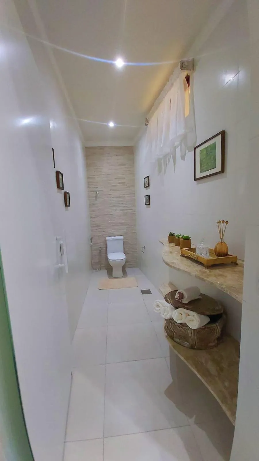 Toilet in Hotel Pousada Chalé das Flores