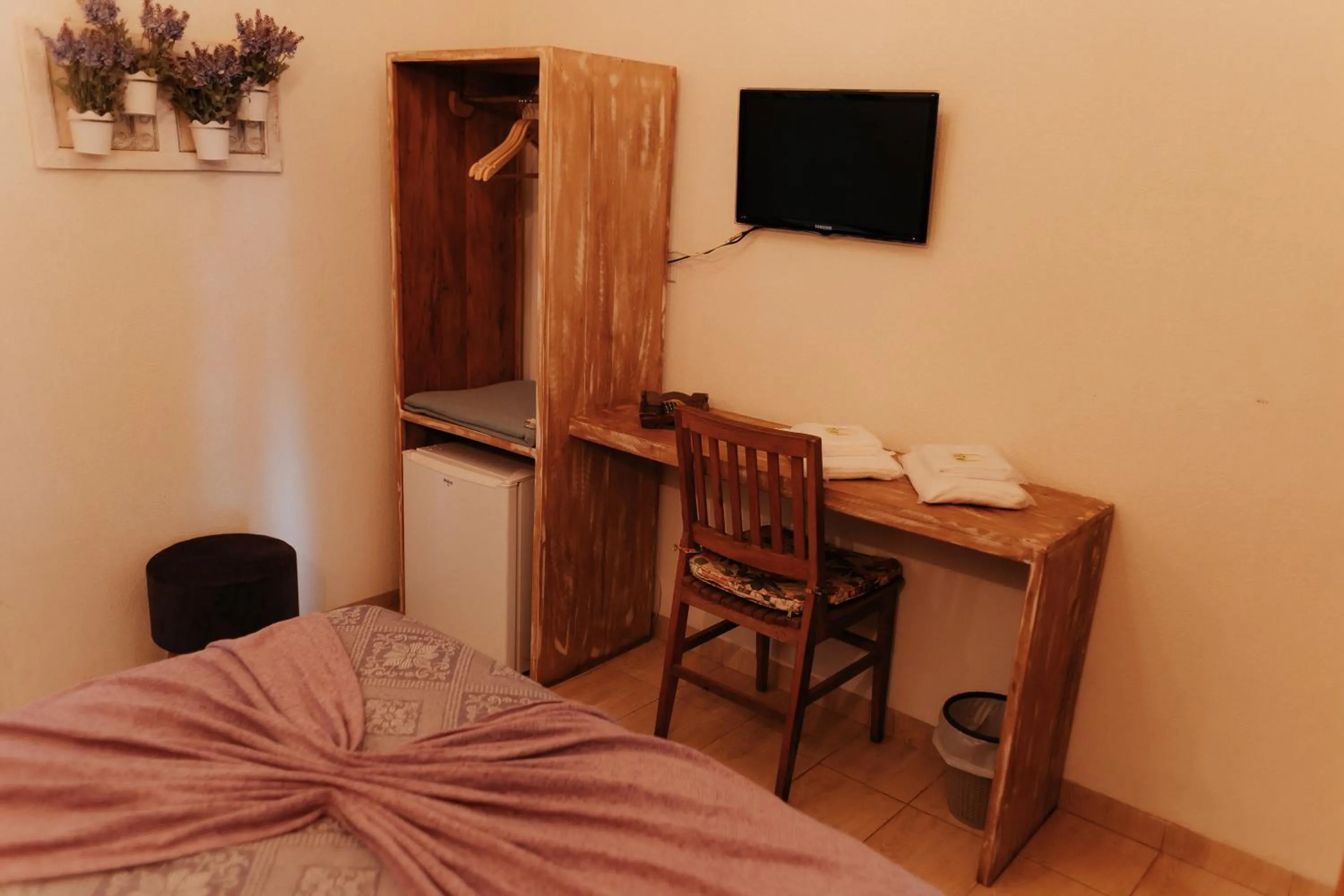 TV and multimedia, Bed in Hotel Pousada Chalé das Flores